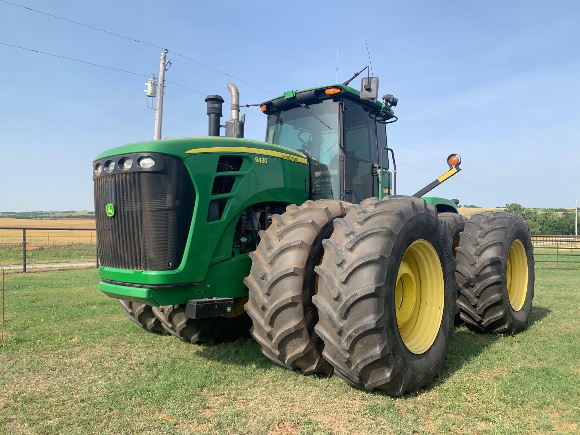 2010 JD 9430 TRACTOR, C&A, 4 HYD., 24/6 MANUAL TRANS.,