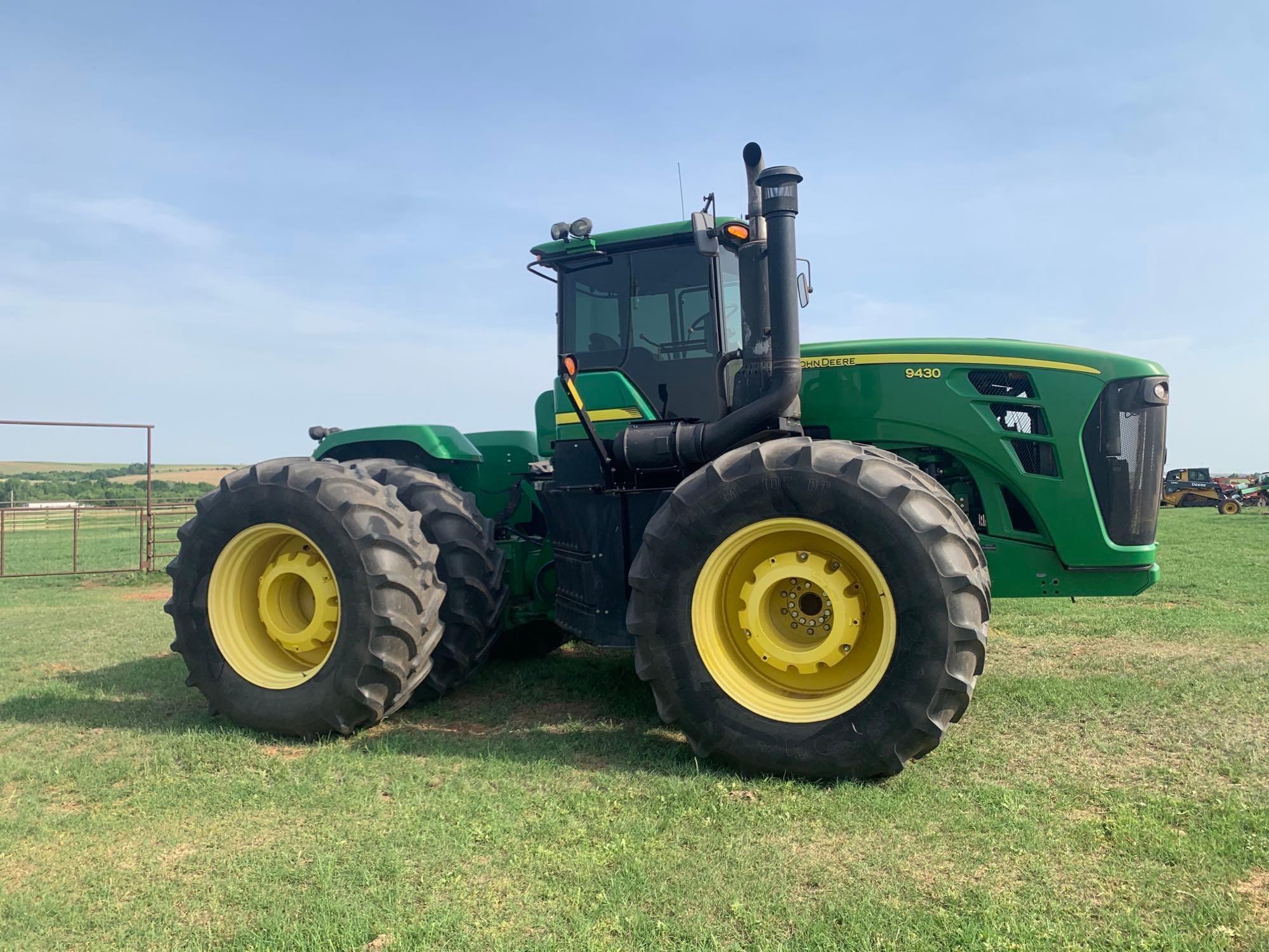 2010 JD 9430 TRACTOR, C&A, 4 HYD., 24/6 MANUAL TRANS.,