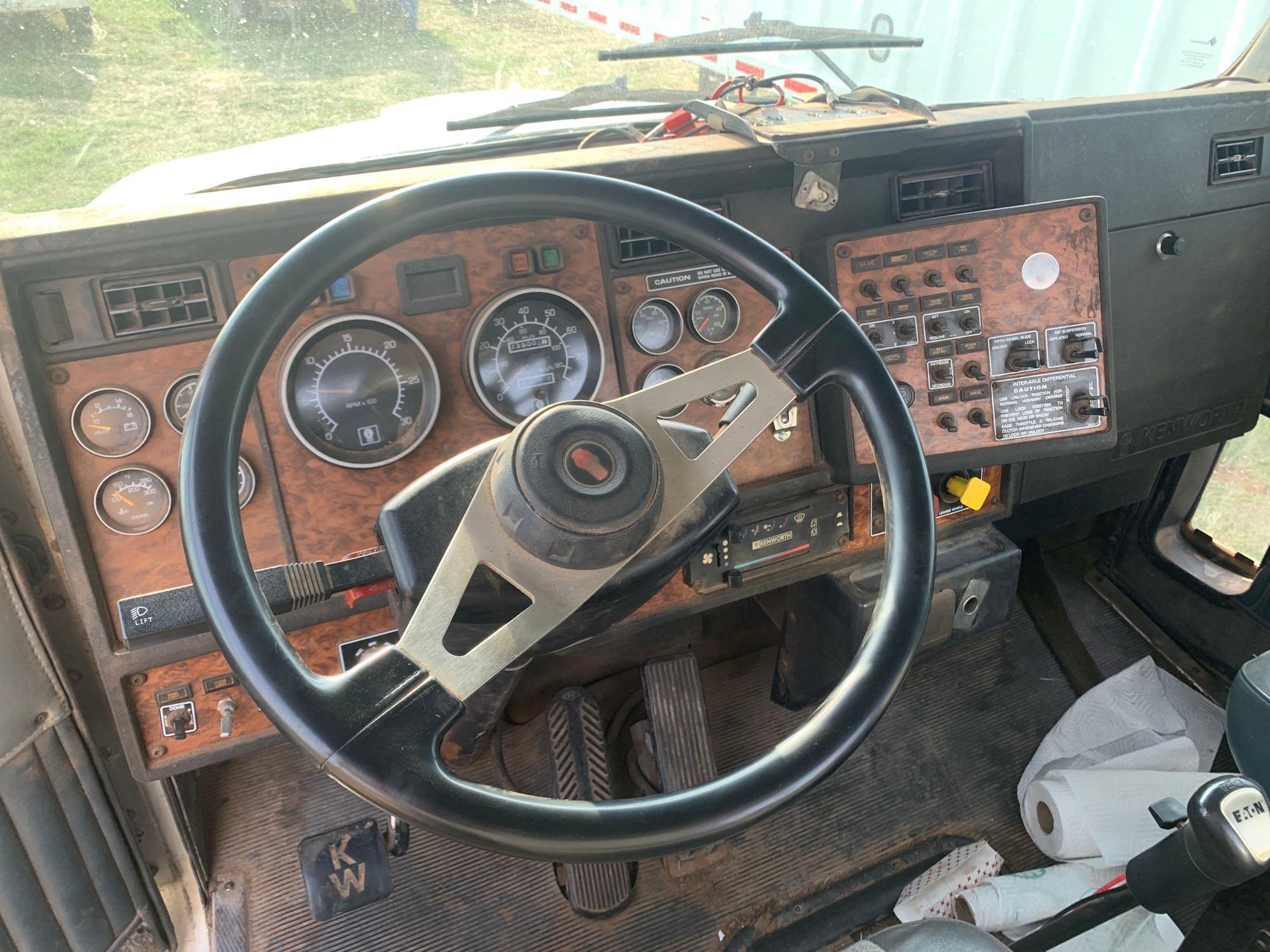 1999 KENWORTH T800B, DAY CAB, CUMMINS N14,