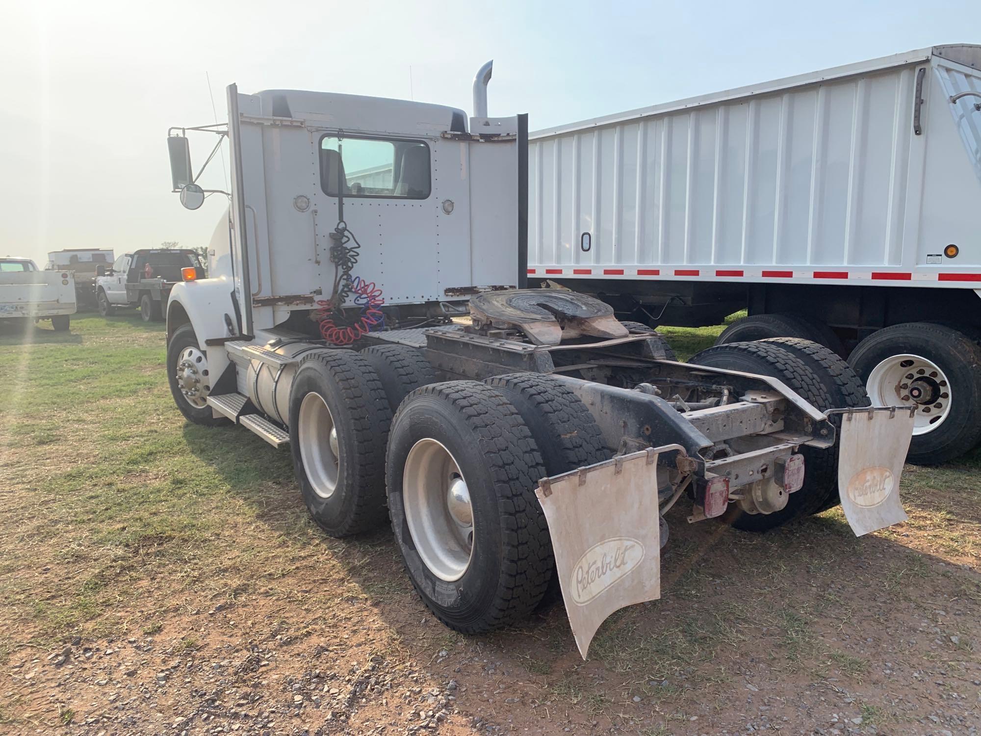 1999 KENWORTH T800B, DAY CAB, CUMMINS N14,