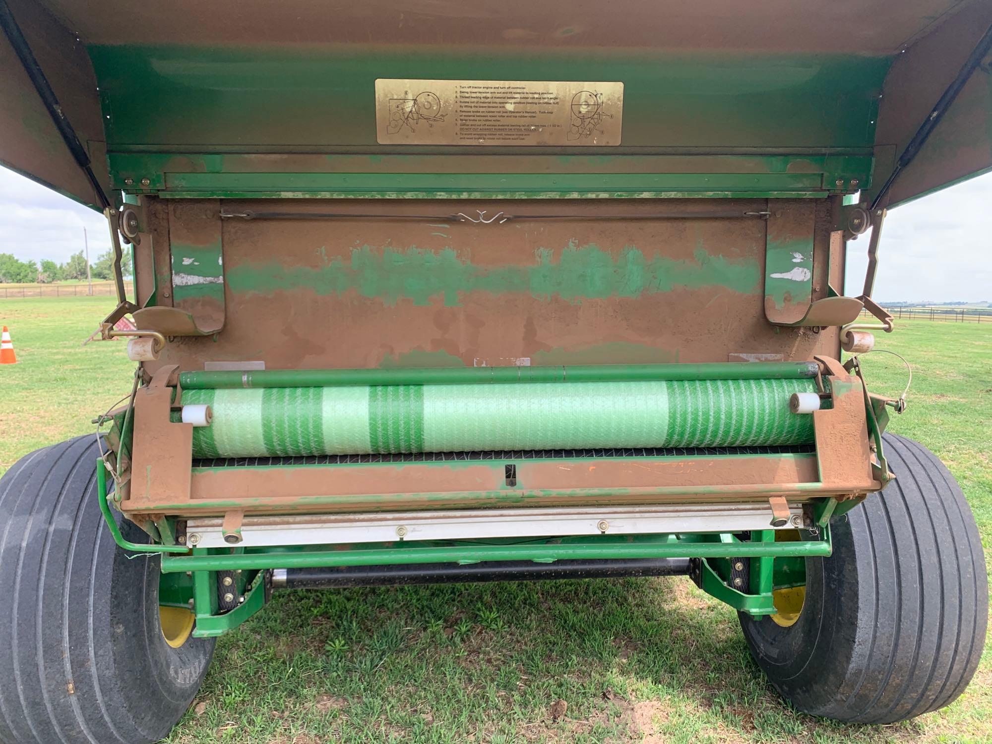 JD 568 ROUND BALER, MEGA WIDE PLUS, NET/TWINE,