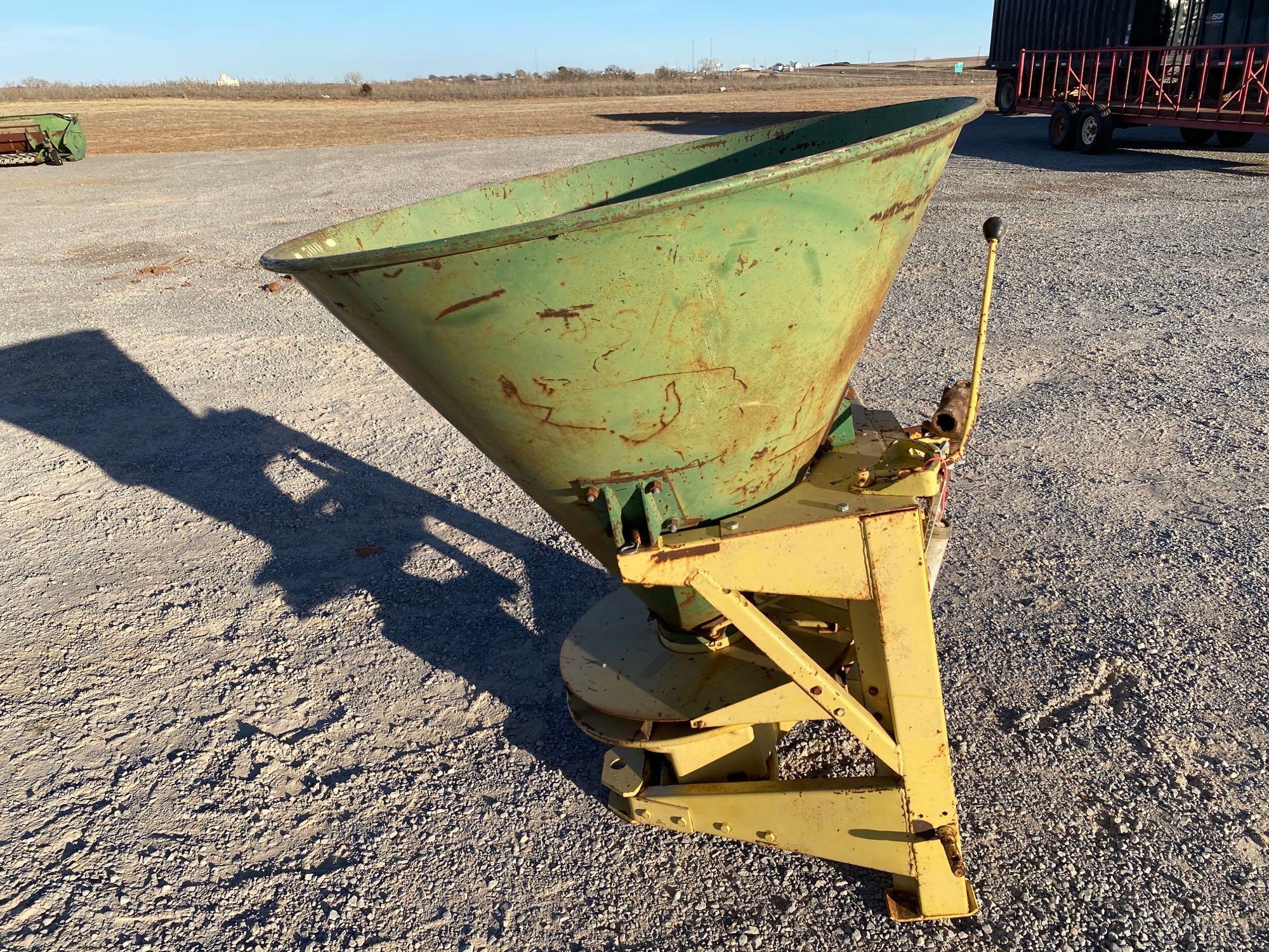 JD EC381 BROADCAST SPREADER, 3PT, 540 PTO