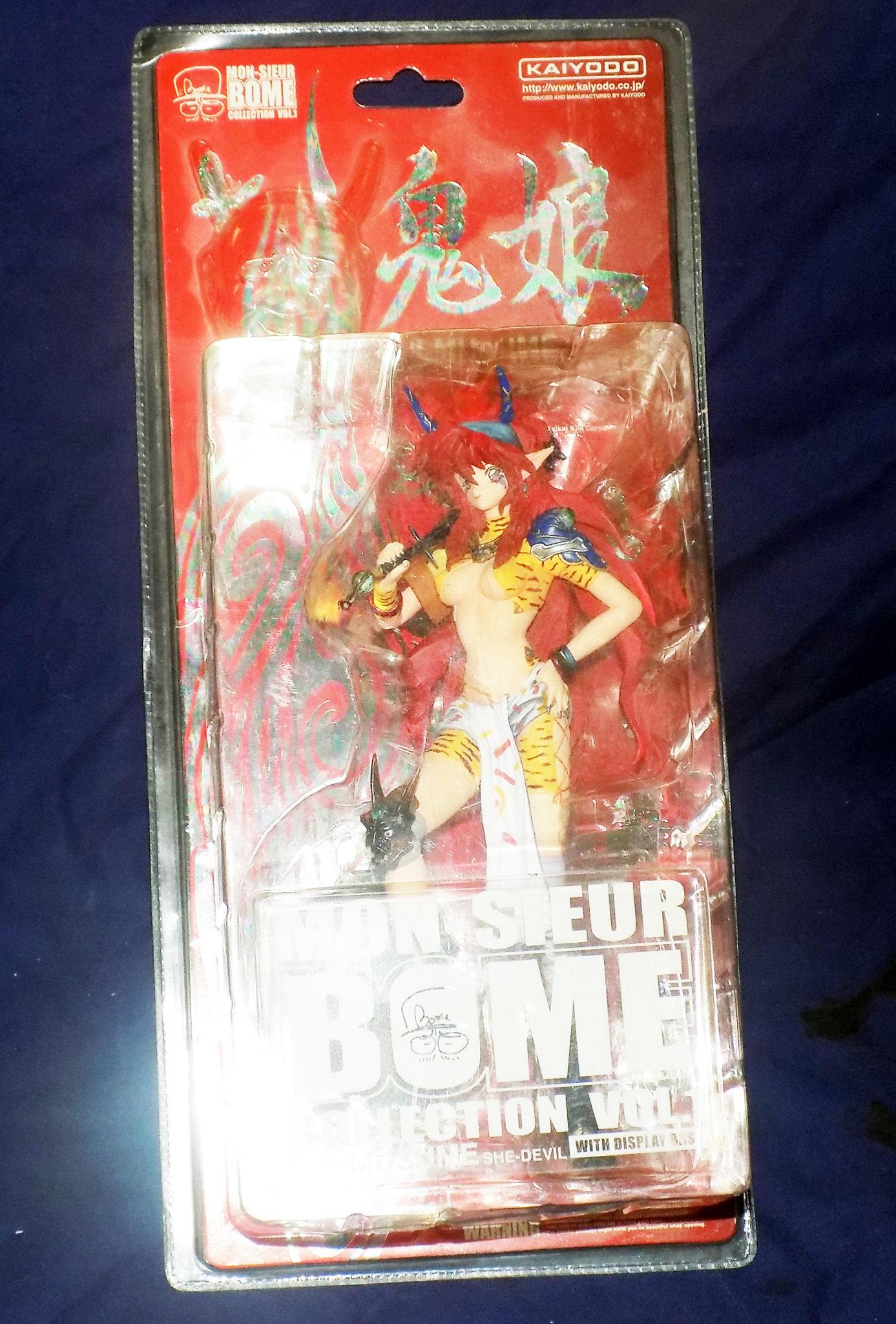 Mon Sieur Bome Collection Vol. 1 - She Devil With Display Base