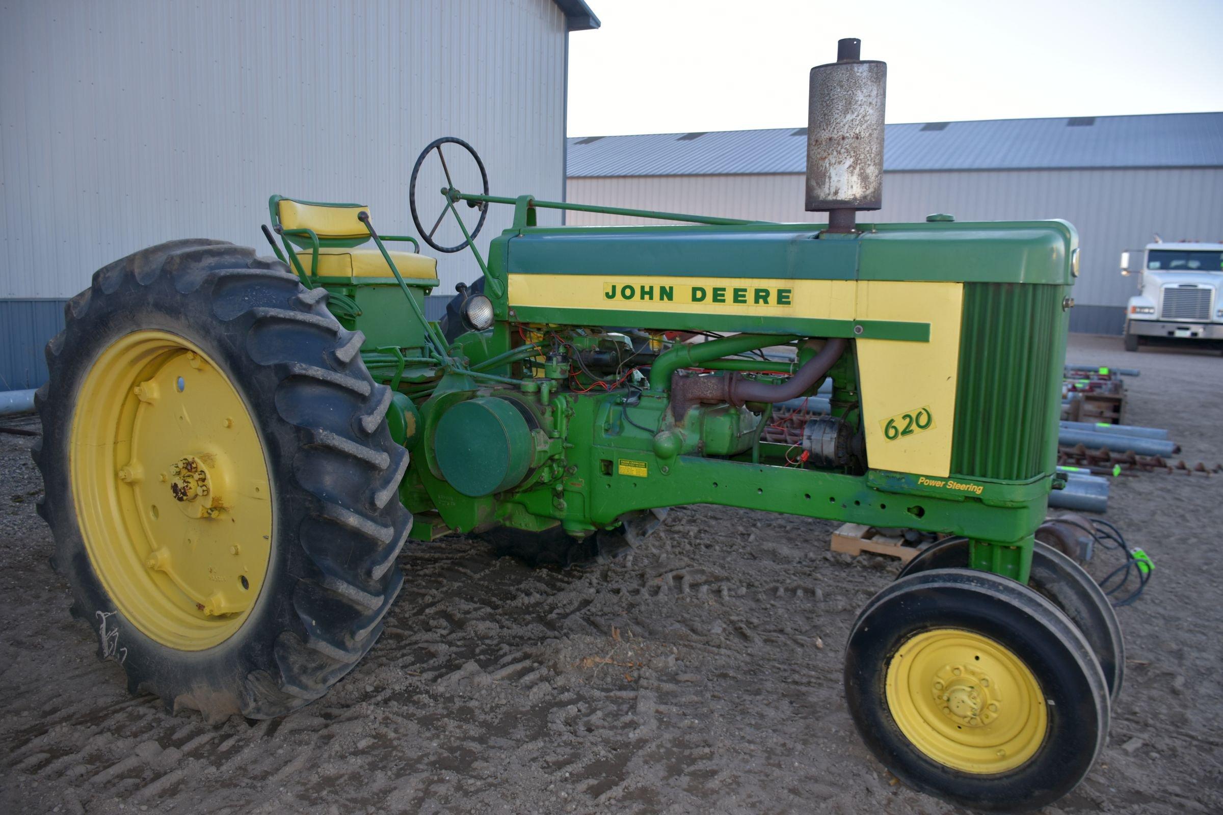 John Deere 620 Gas Tractor, Rock Shafts, Narrow Front, 14.9x38, 7886 Hours, Good Tin, SN: 6201766