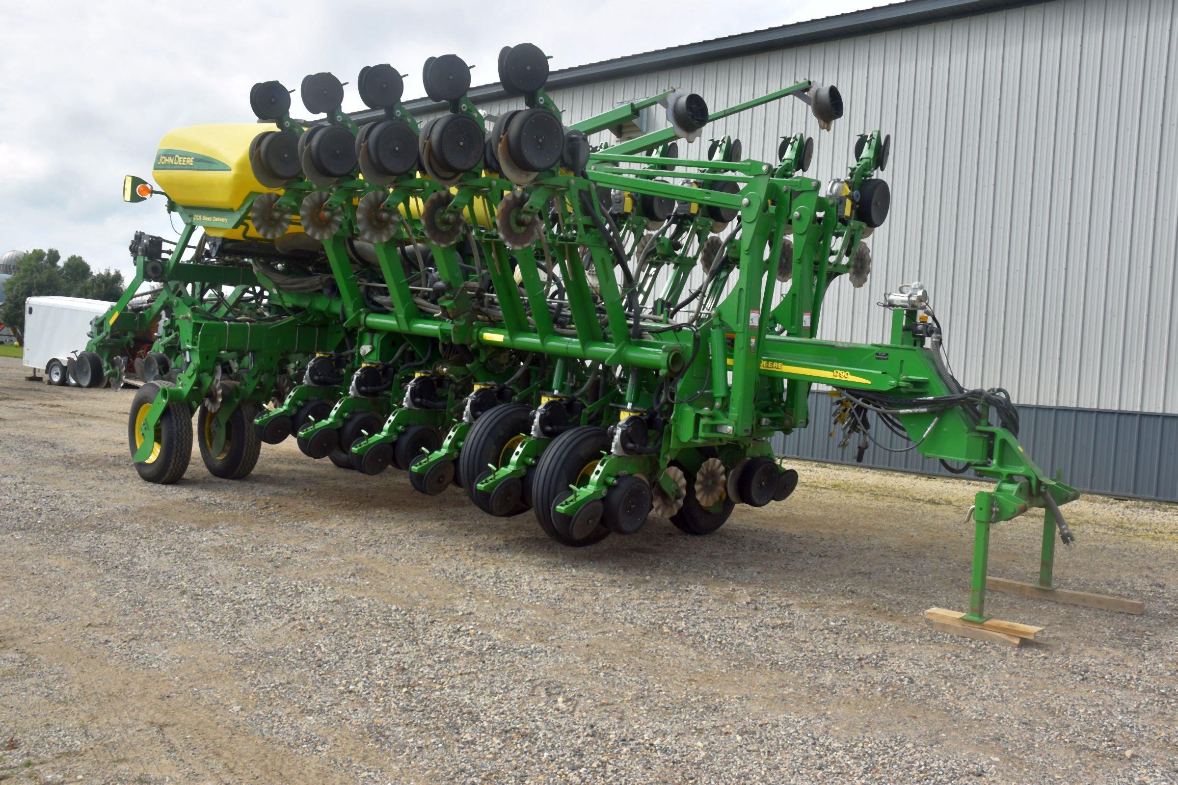 2007 John Deere 1790 CCS 16 Row 30” And 32 Row 15”, Refuge Plus Planter, True Count Air Shut-Off, Li