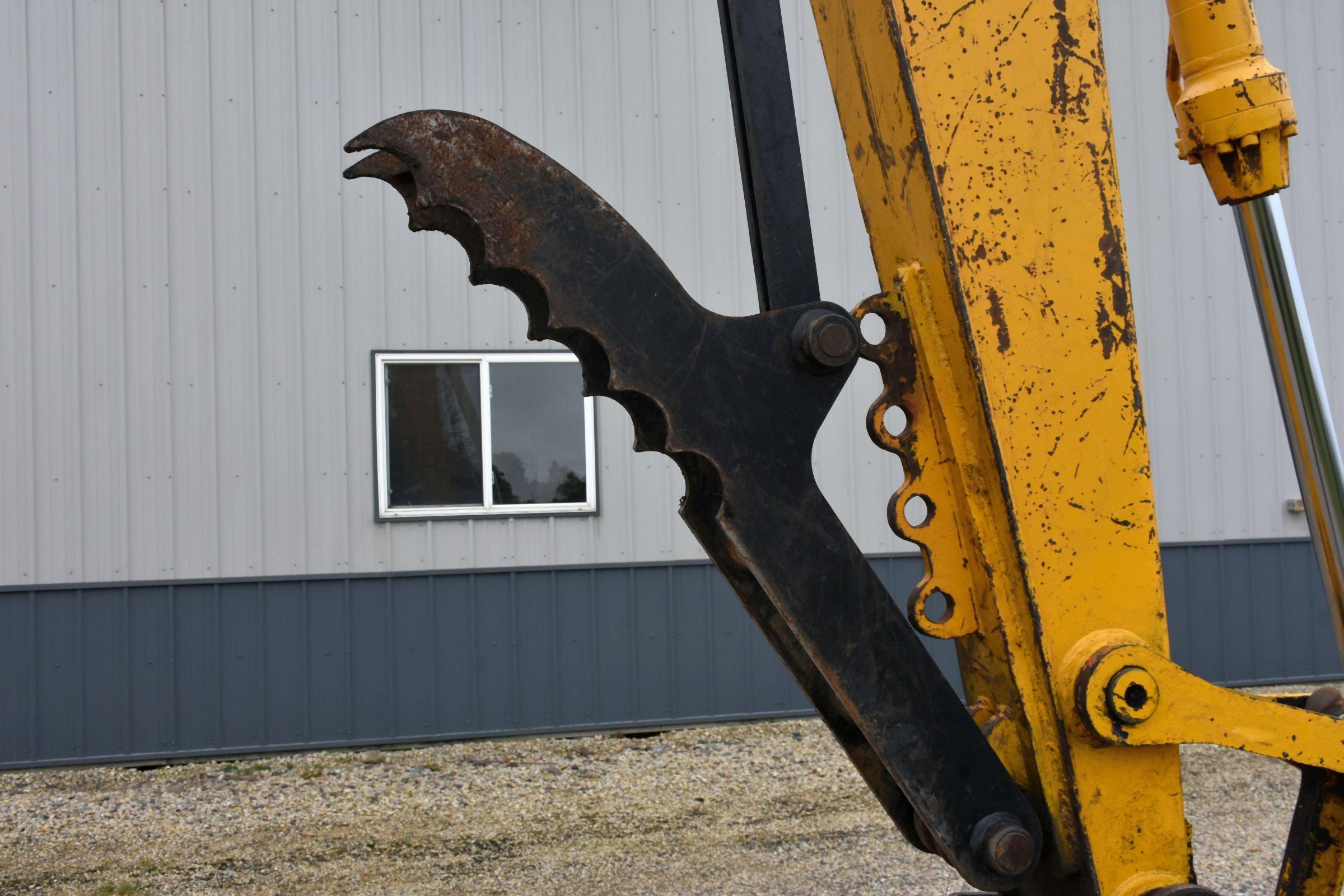 John Deere 490 D Track Excavator, 9715 Hours, 19 Inch Track Pads, 36 Inch Bucket, 12 Foot Digging De