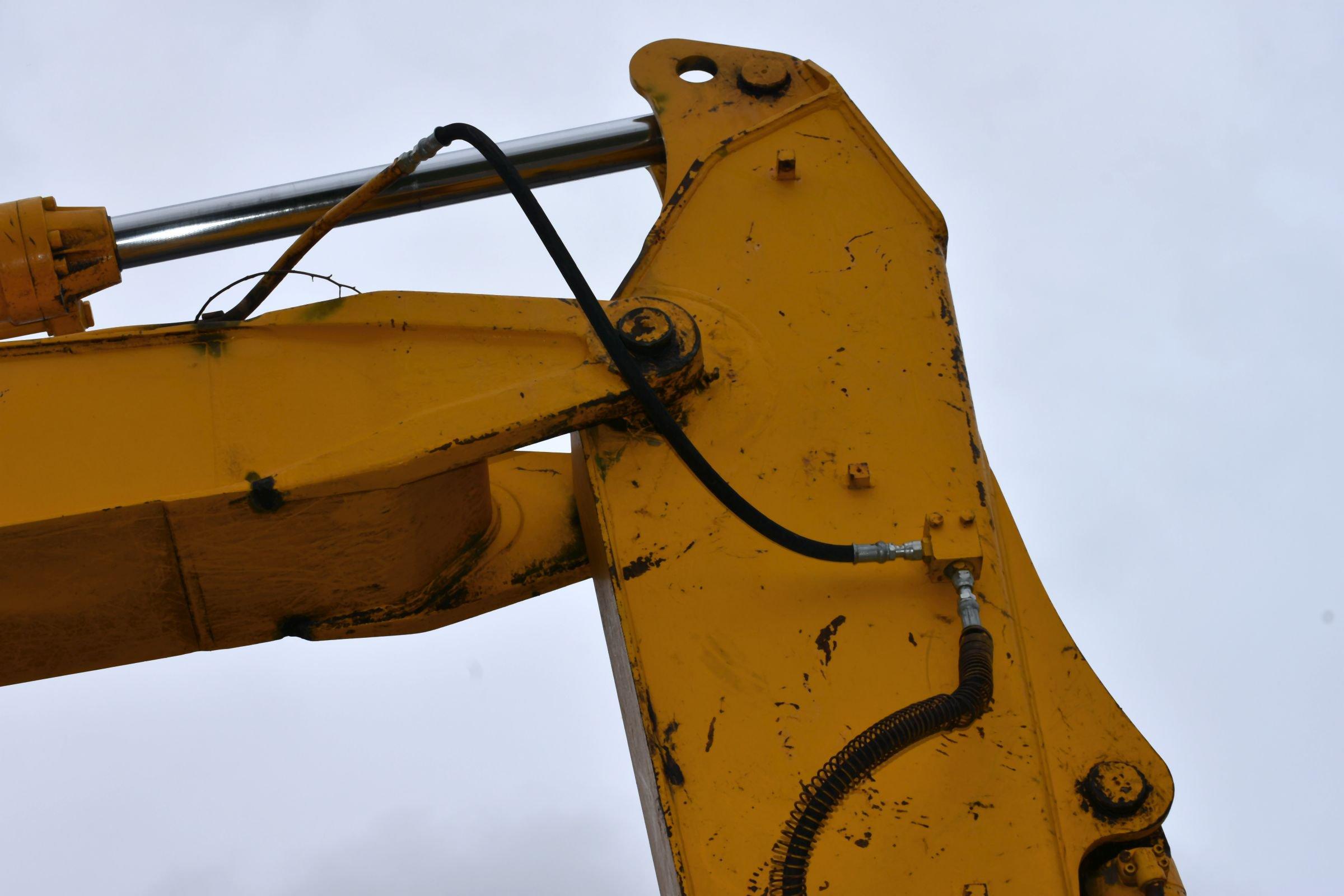 John Deere 490 D Track Excavator, 9715 Hours, 19 Inch Track Pads, 36 Inch Bucket, 12 Foot Digging De