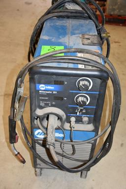Miller Millermatic 251 Wire Feed Welder, 200AMP, Single Phase, Very Good Condition