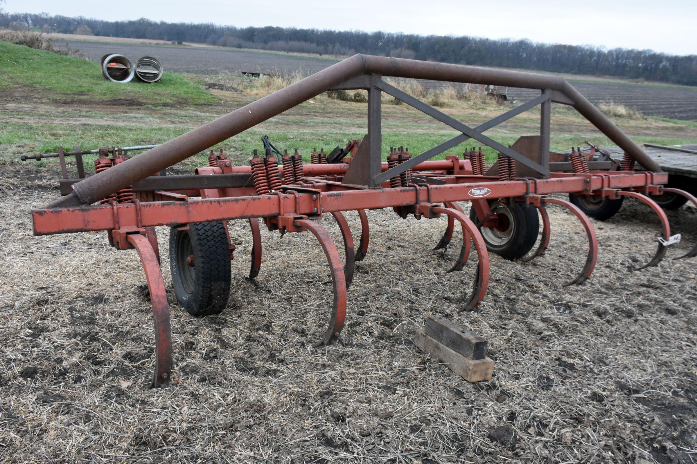 Bush Hog 14' Chisel Plow, 13 Shank, With Cylinder