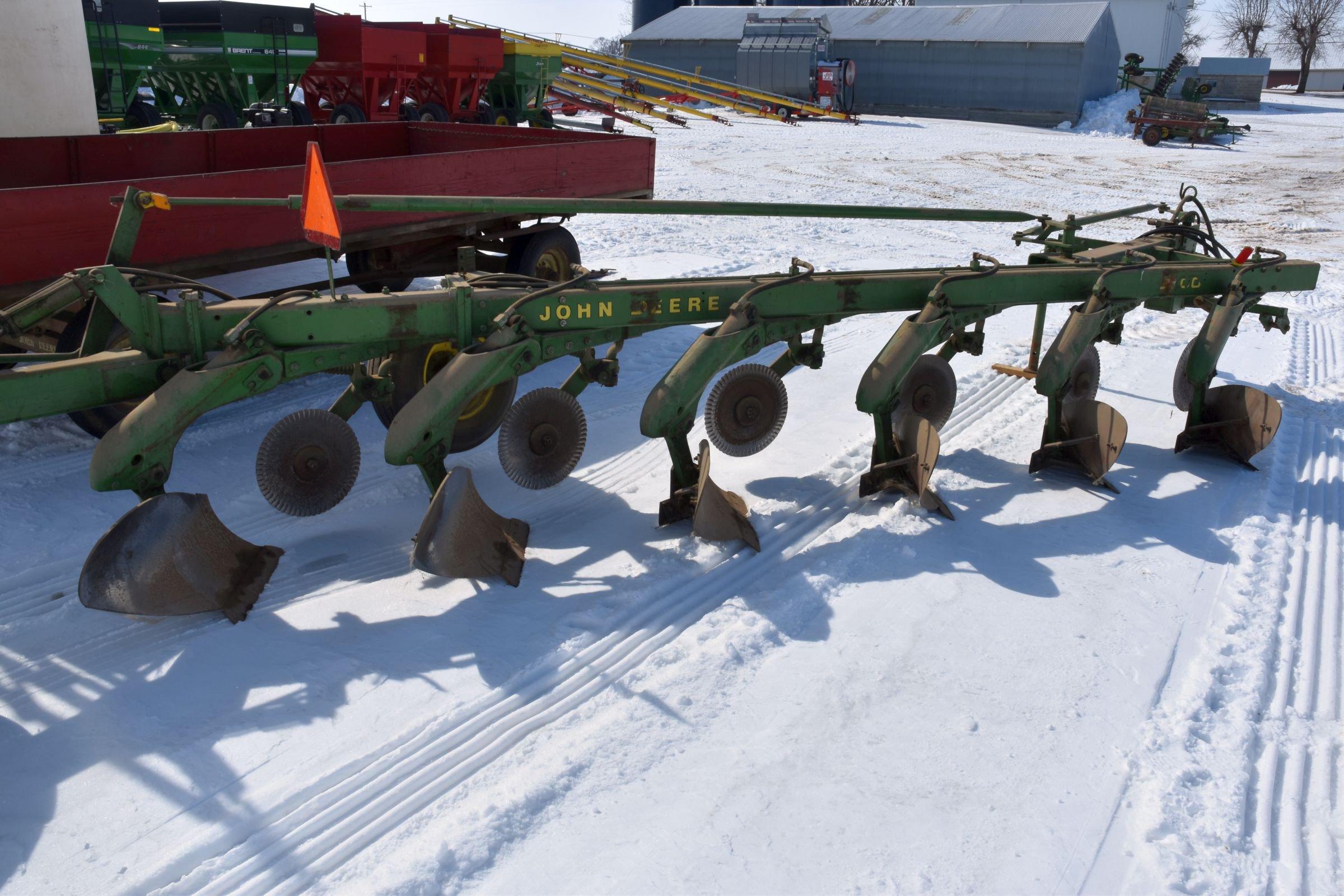 John Deere 2500 6 Bottom Plow, 6x18’s, 3pt., Coulters, Hydraulic Trip With Buster Bar
