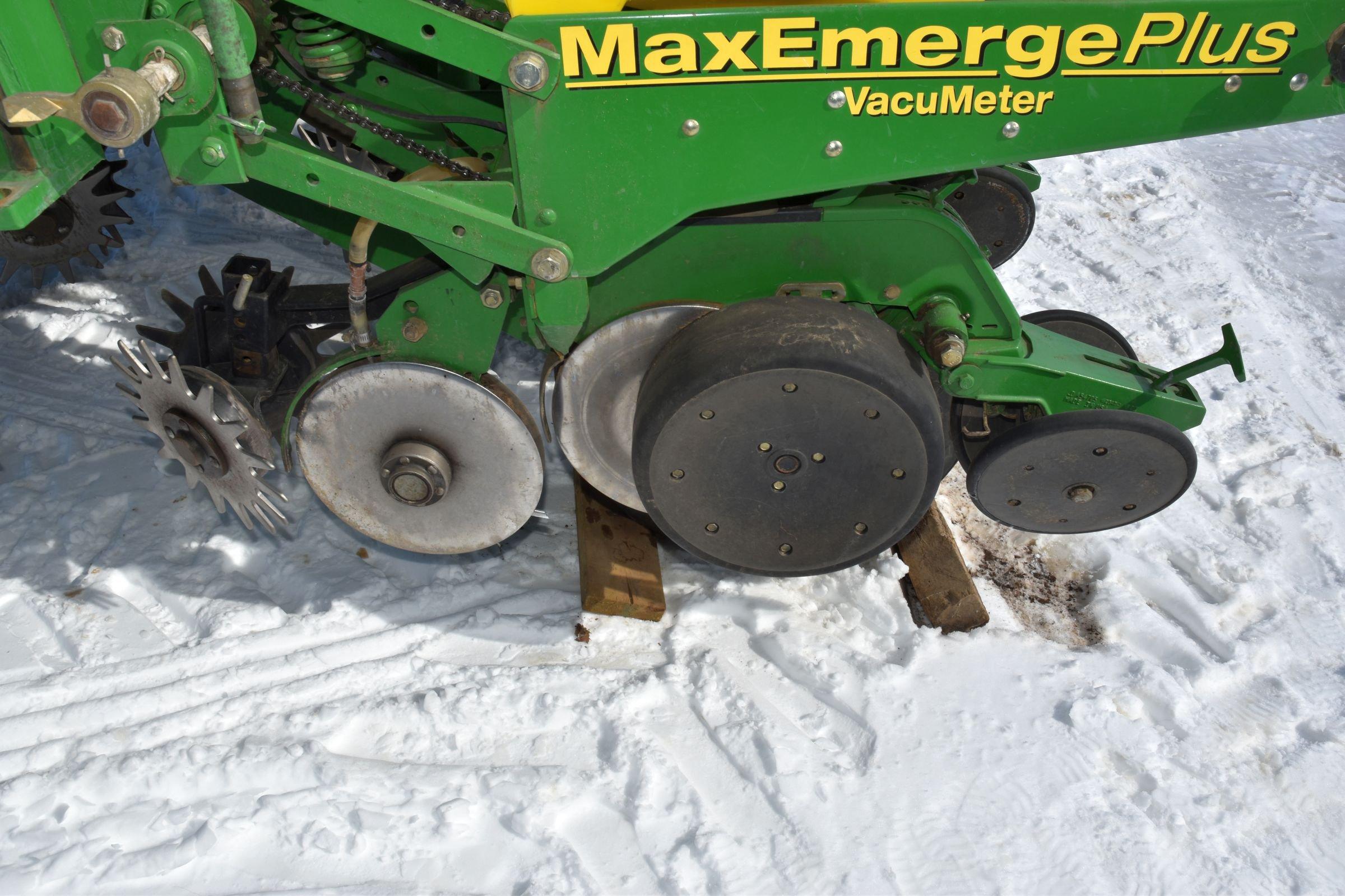 John Deere 1760 Conservation Maxemerge Planter, 12 Row 30”, Liquid Fertilizer, Row Cleaners, Insect