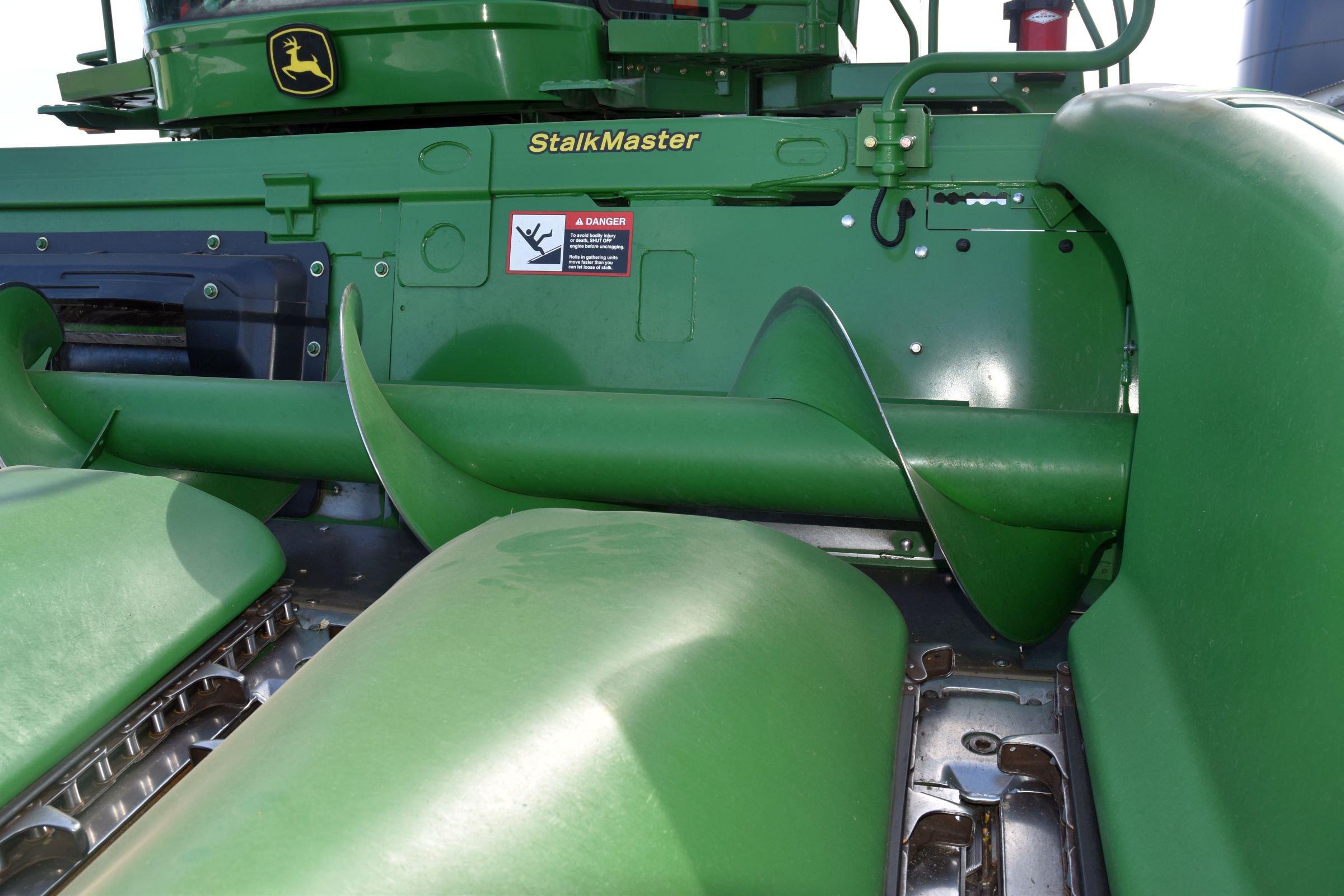 2012 John Deere 606C Stalk Master Corn Head, 6 Row 30”, Poly, Hydraulic Plates, Knife Rolls, Single