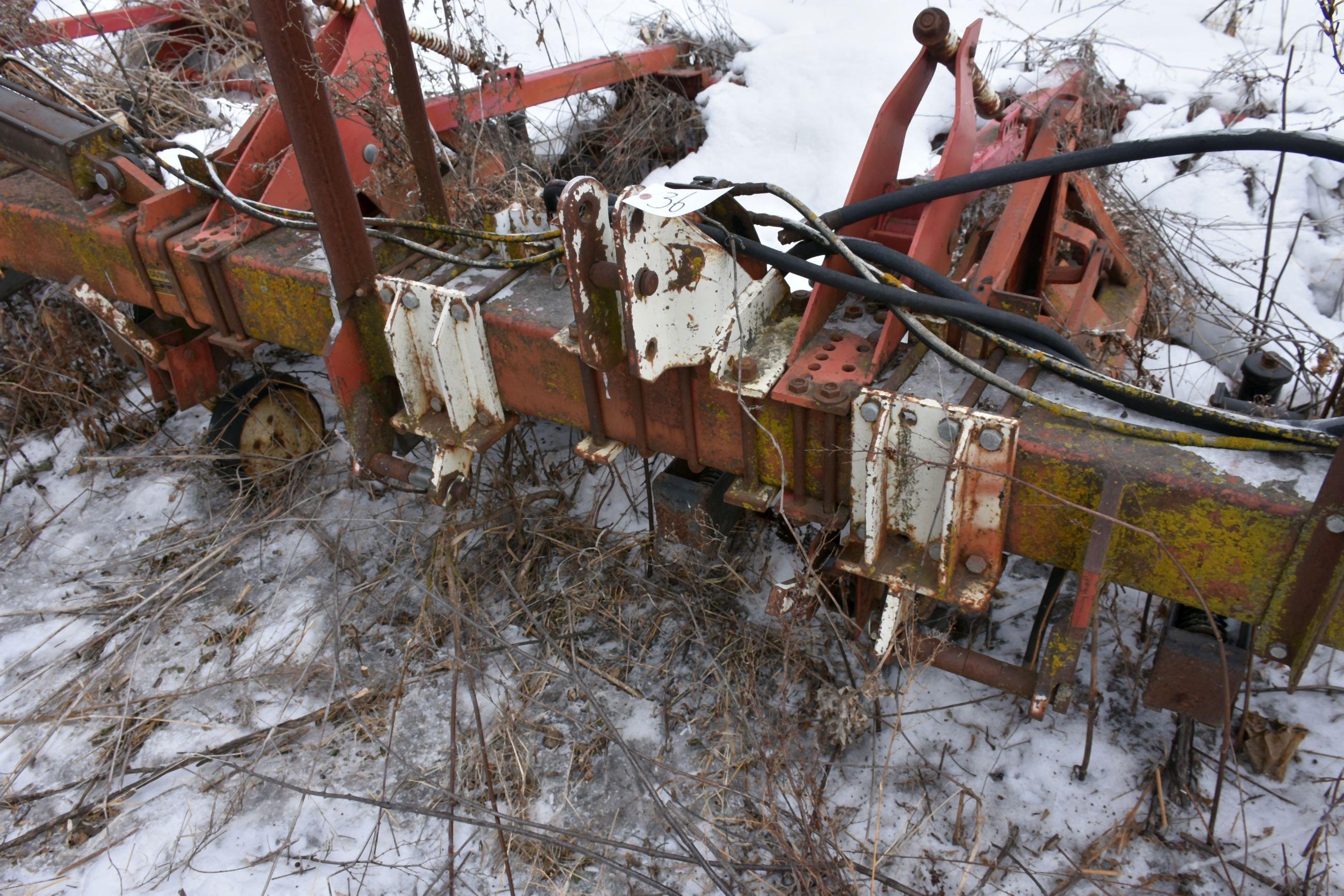 Nobel 6 Row 60” Pumpkin Cultivator, Hydraulic Wing Fold