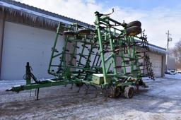 John Deere 980 Field Cultivators, 44.5’, 3 Bar Harrow, Single Point, Gauge Wheels, Rear Hitch, Depth