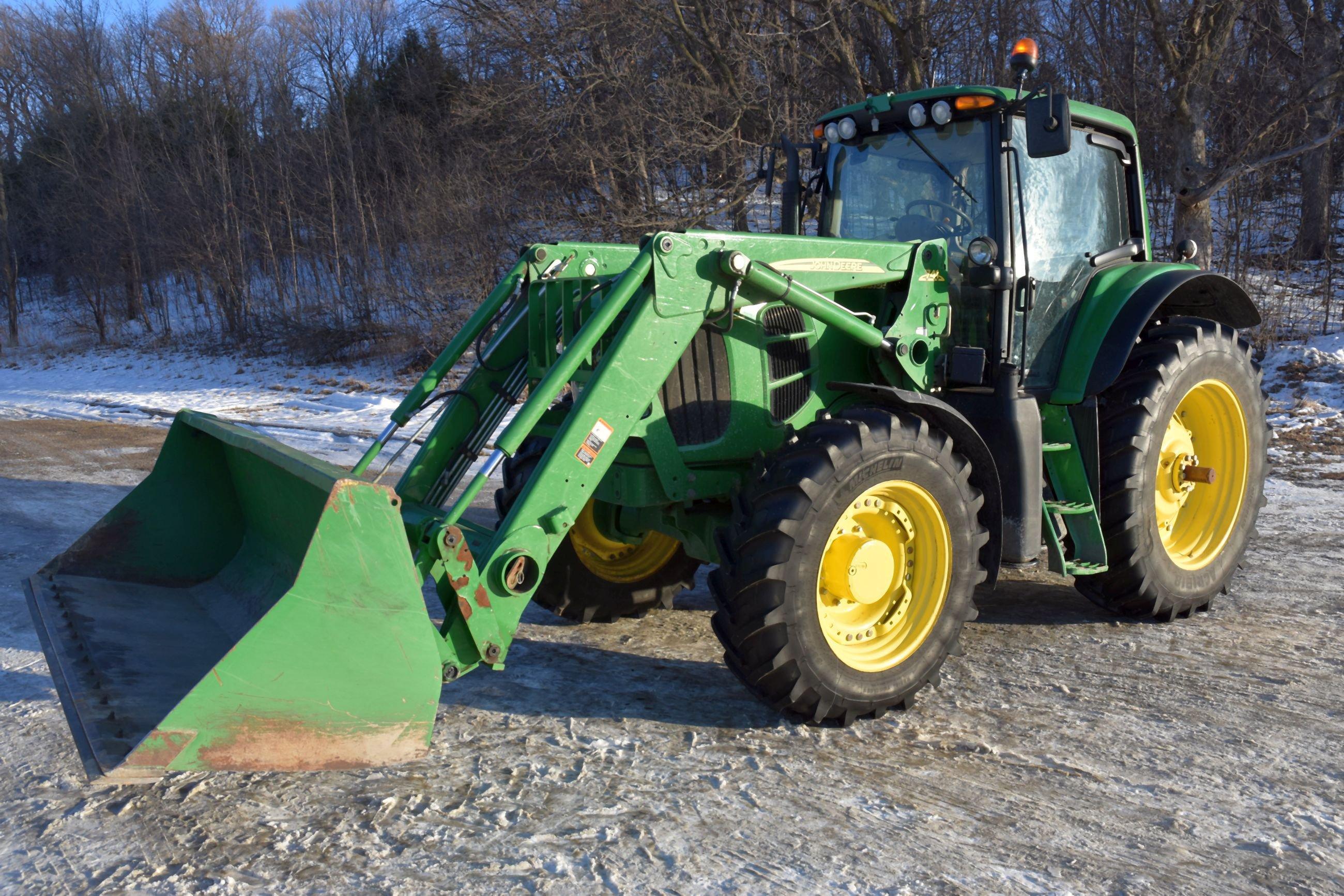 2011 John Deere 7530 Premium MFWD Tractor, 2125 Hours, 16/16 Power Quad, 480/80R42 Tires At 95%, Com