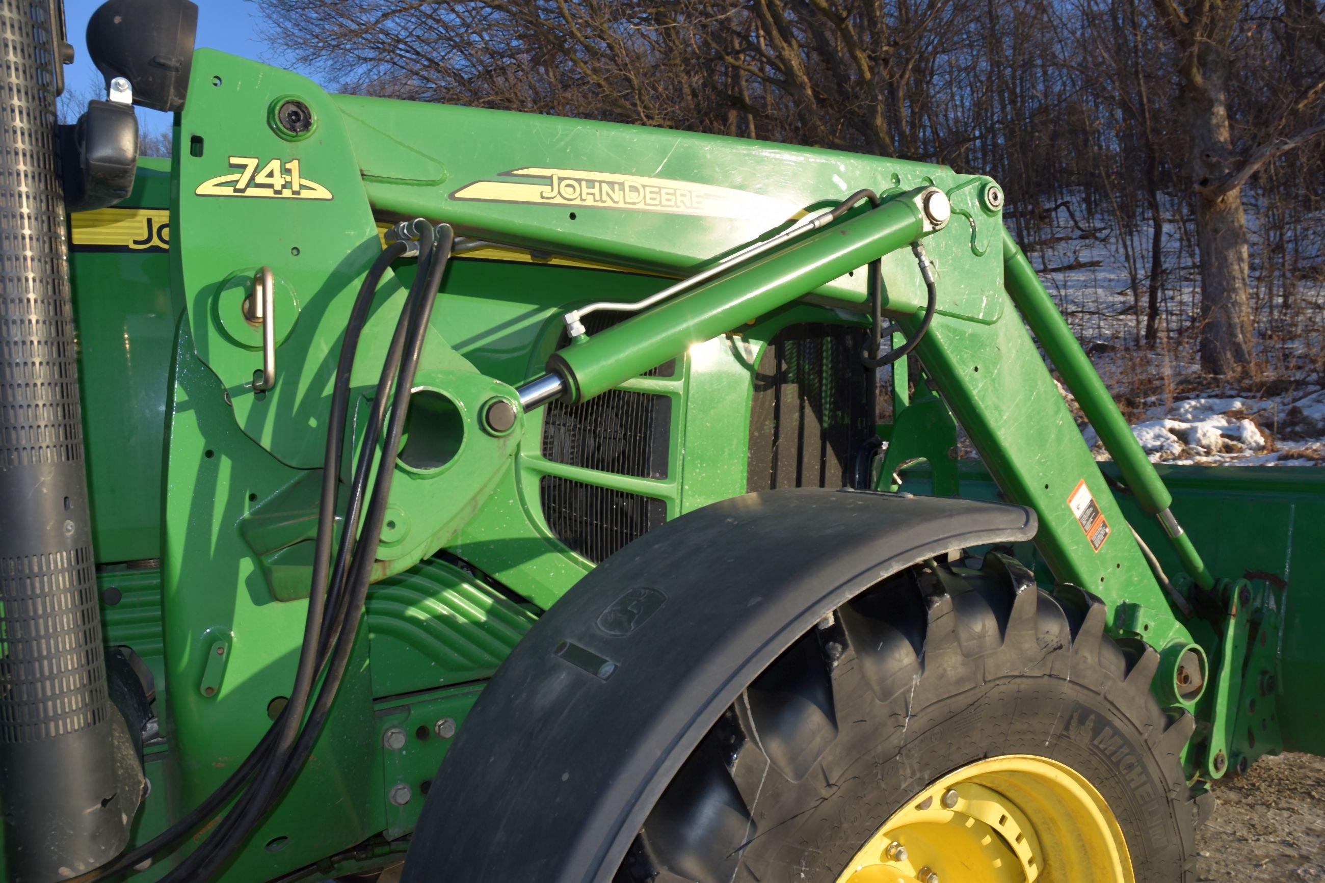 2011 John Deere 7530 Premium MFWD Tractor, 2125 Hours, 16/16 Power Quad, 480/80R42 Tires At 95%, Com