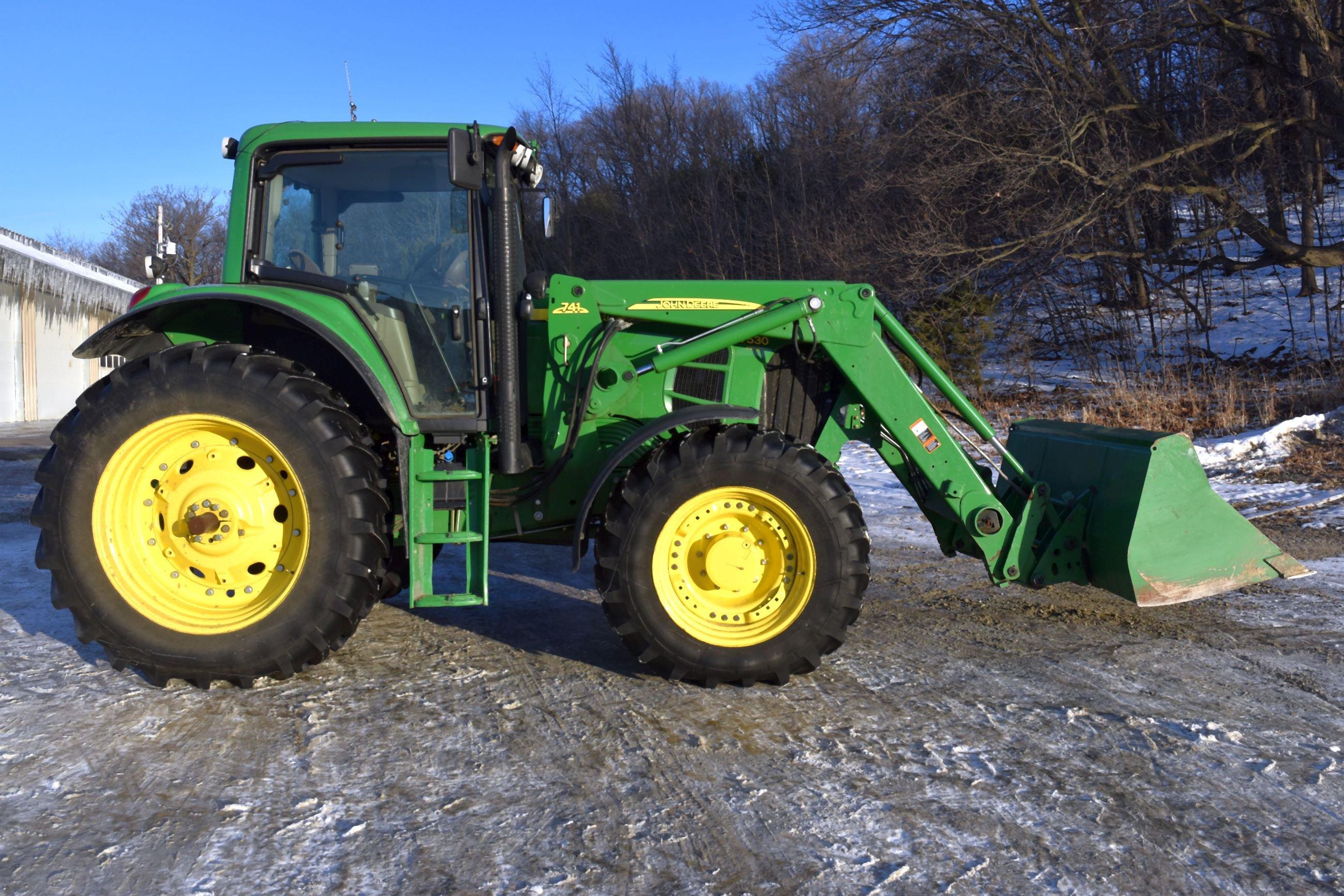 2011 John Deere 7530 Premium MFWD Tractor, 2125 Hours, 16/16 Power Quad, 480/80R42 Tires At 95%, Com