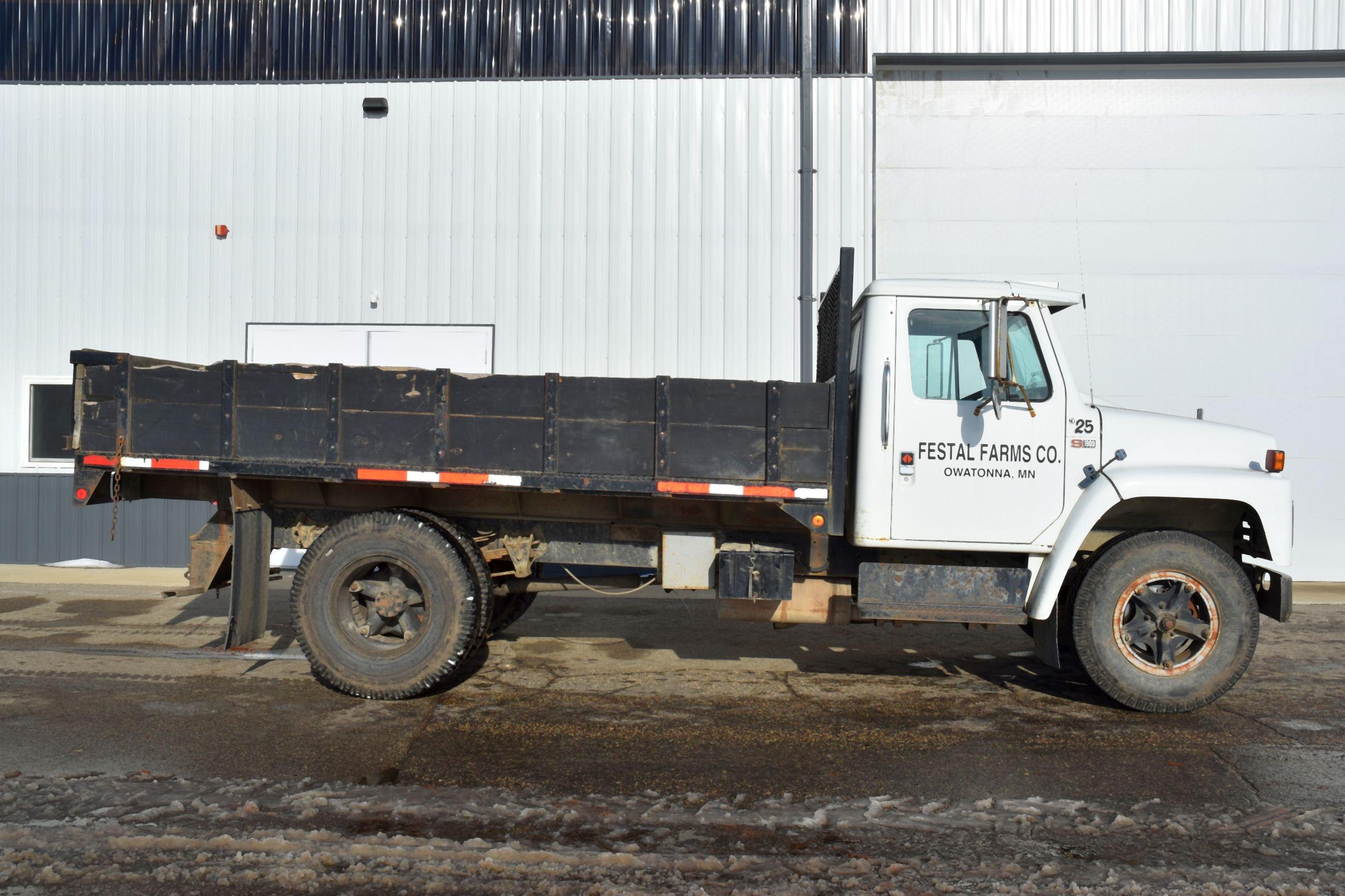 1987 IHC S1900 Straight Truck, Single Axle, 5x2 Speed, 466 Diesel, 14’ Box & Hoist, Setup As Contrac