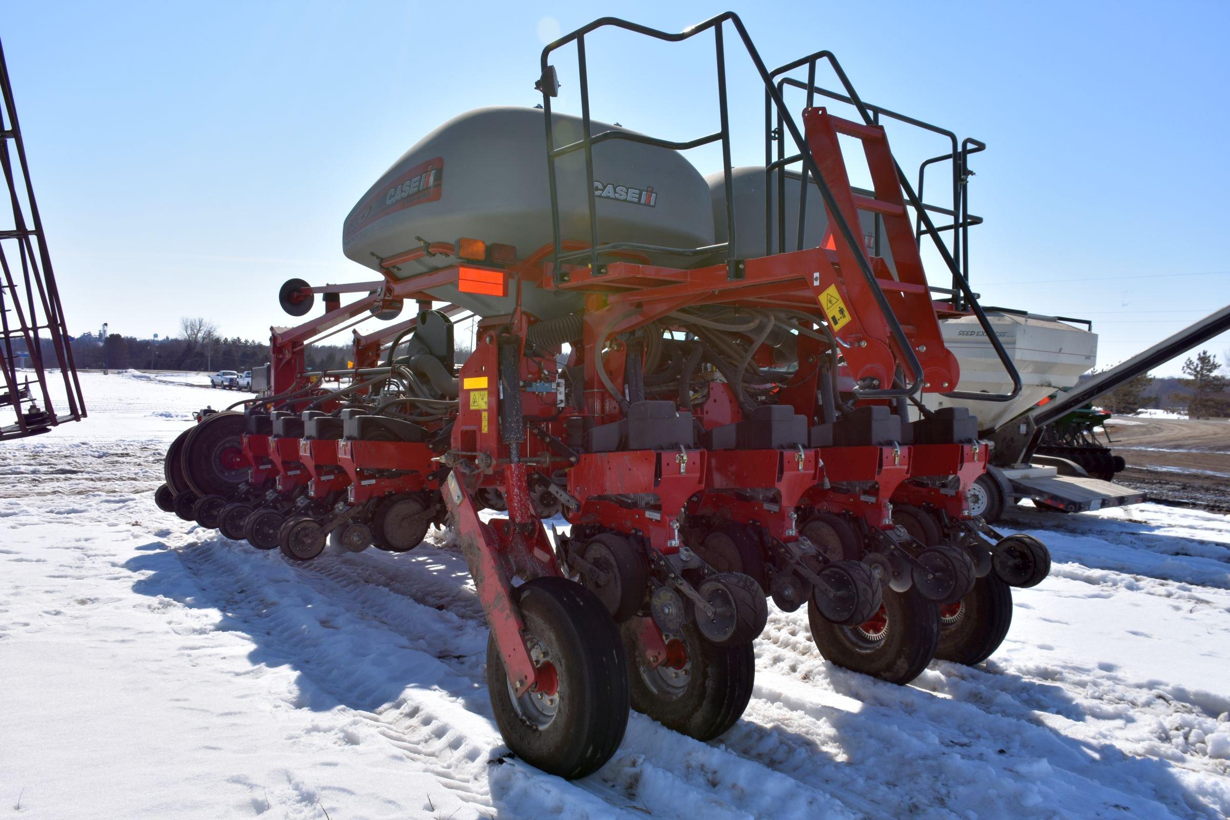 2015 Case IH 1255 Planter, 16 Row 30’’, Center