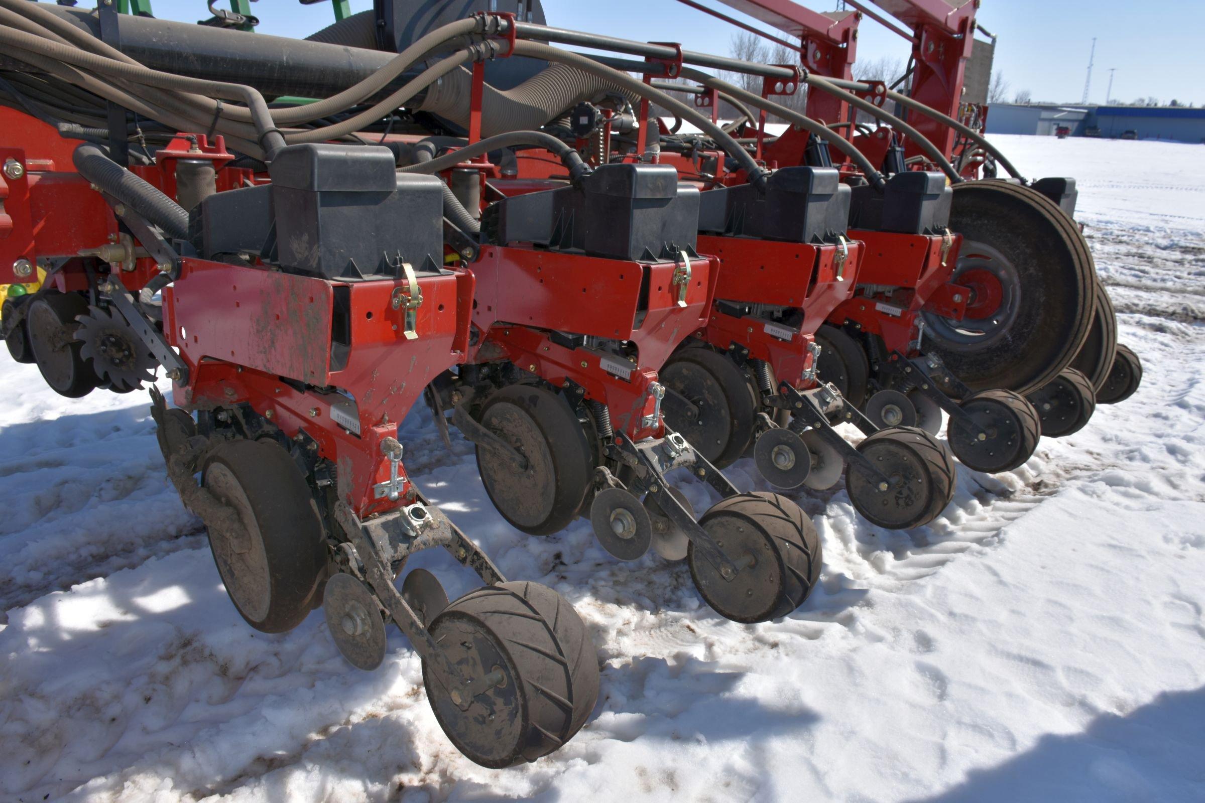 2015 Case IH 1255 Planter, 16 Row 30’’, Center