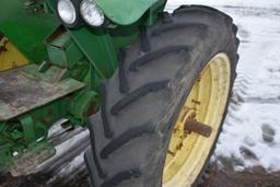 John Deere 2010 Gas, Narrow Front, Fenders, 3pt.