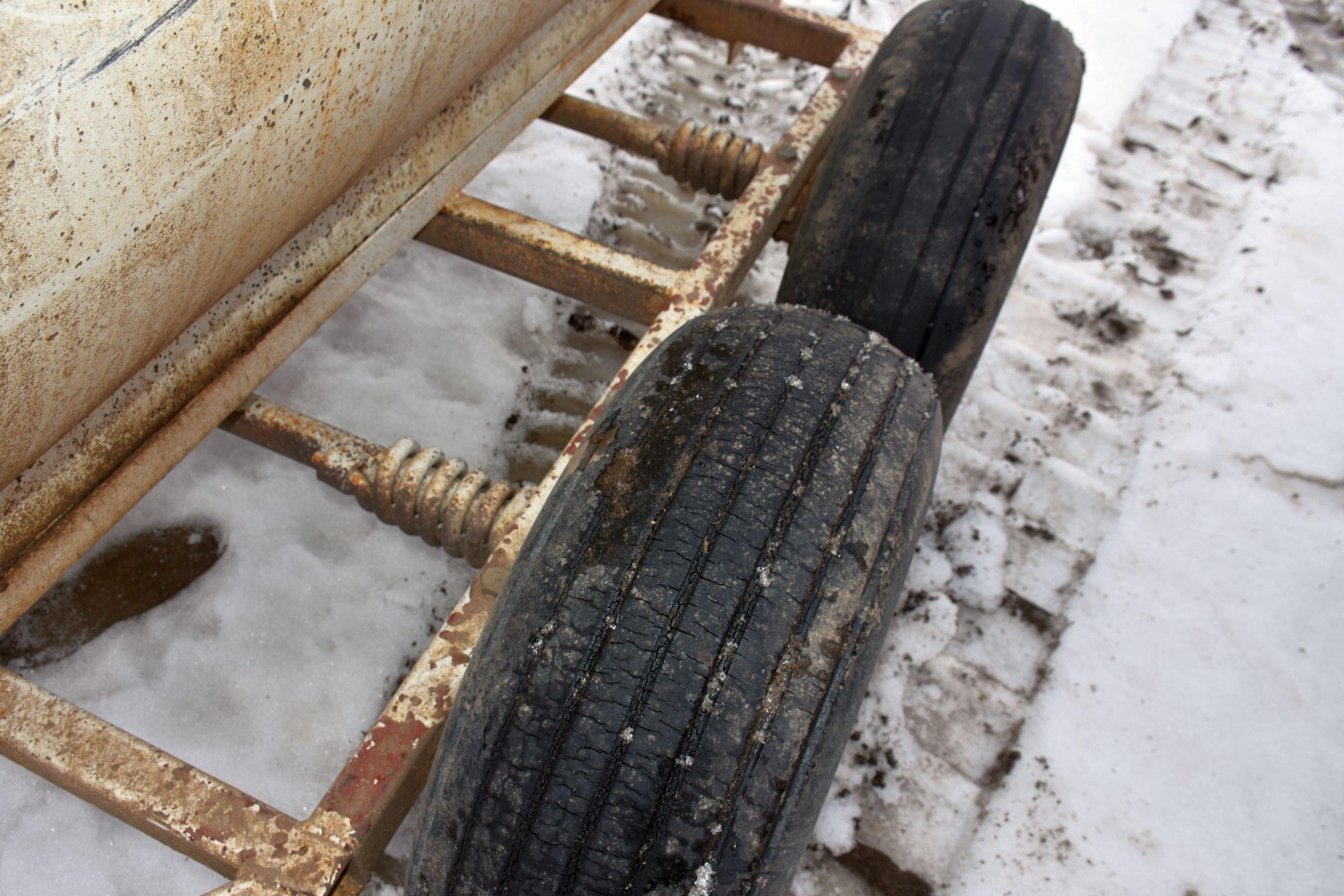 500 Gallon Fuel Tank On Tandem Axle Trailer