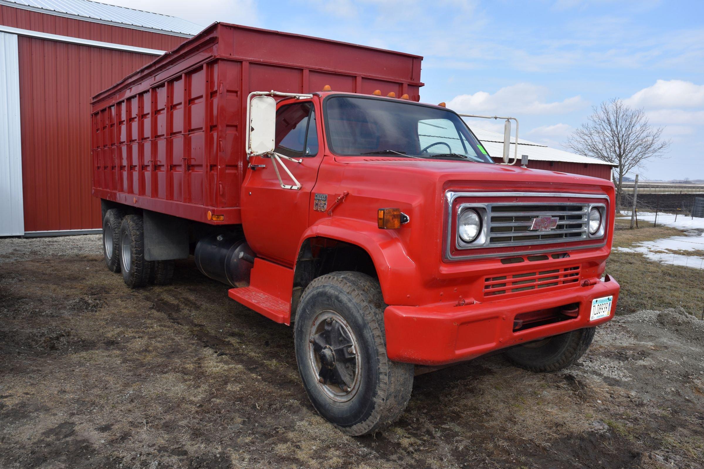 1975 Chevy C65 Tandem Axle Grain Truck, Target Master 427 V8 Gas, 5x2 Speed Transmission, 20’ Steel