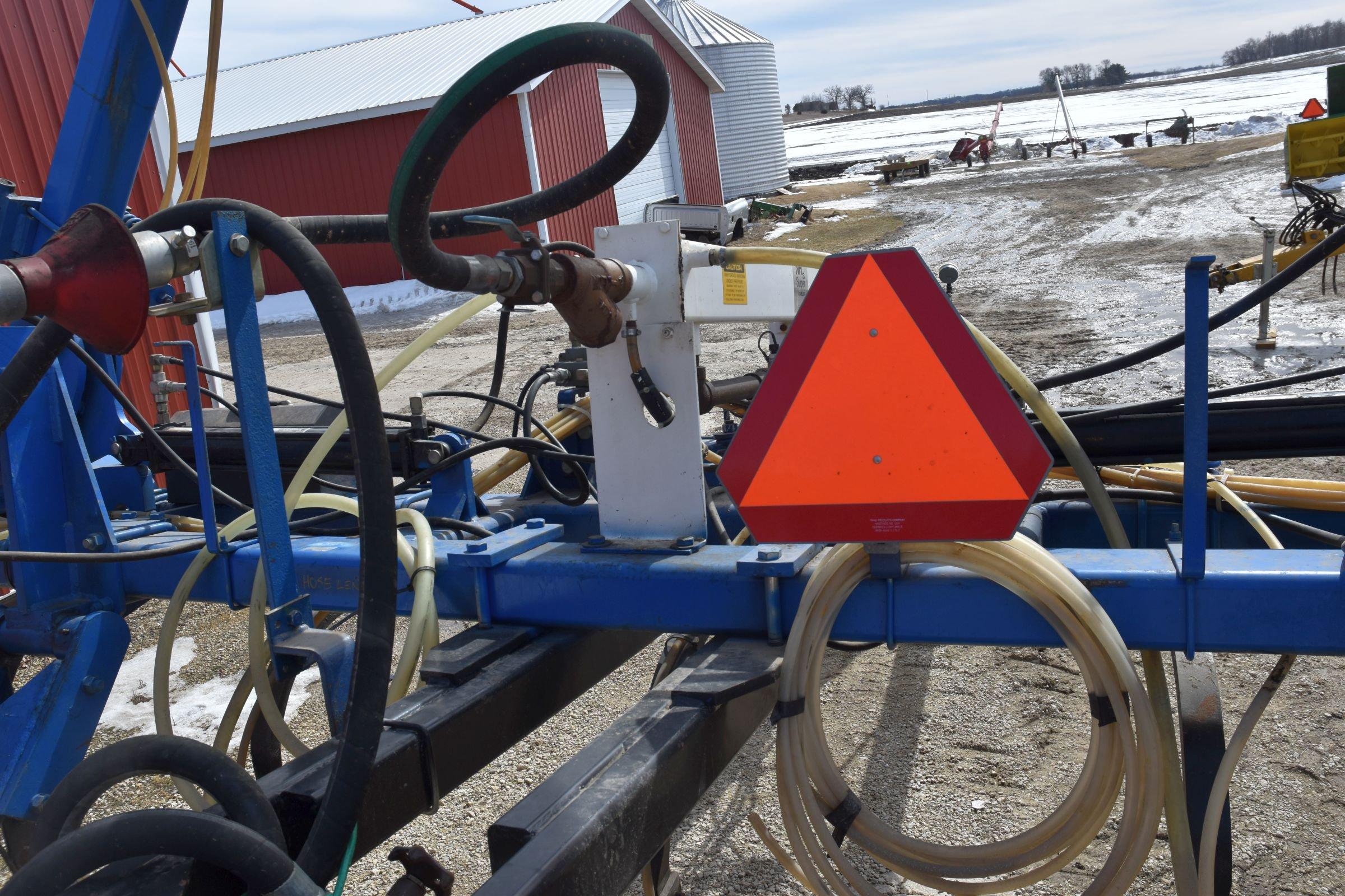 Blue Jet Little Huskey 30’ 11 Shank Anhydrous Pull Type Applicator, NH# Super Cooler, Radar, Very Go