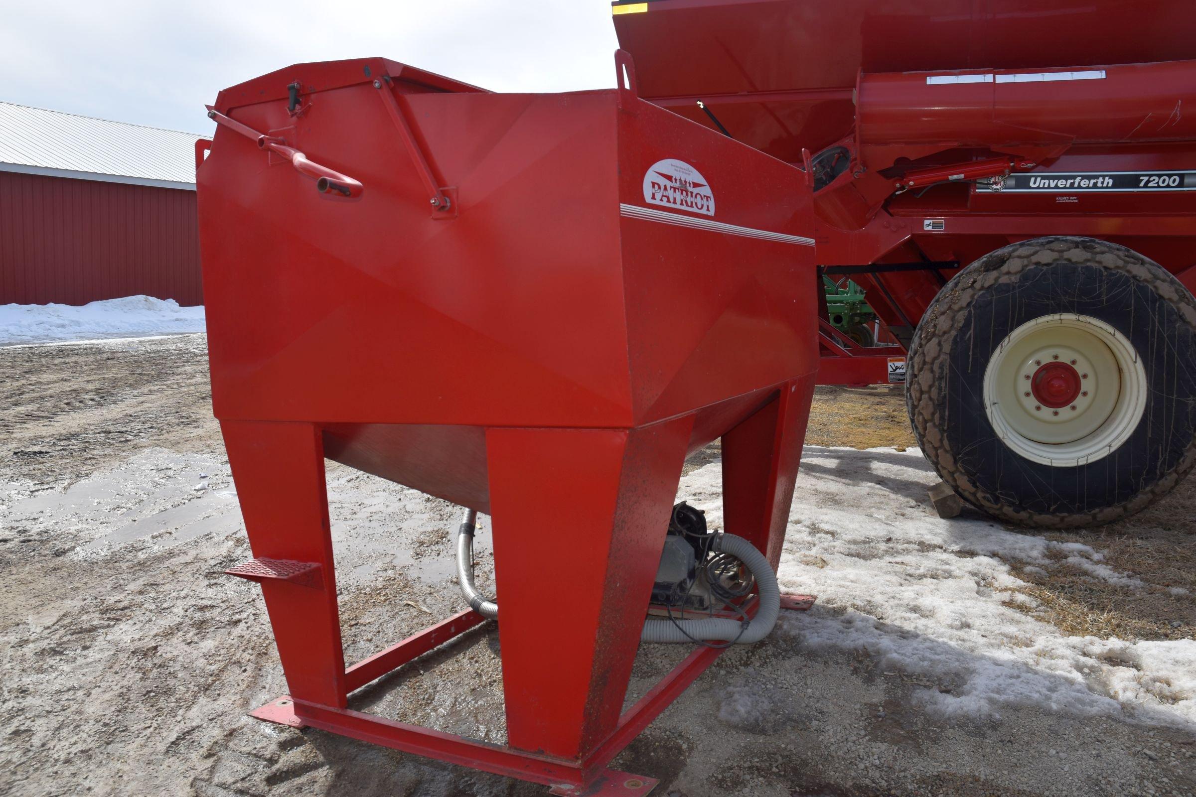 Patriot 100 Bushel Seed Tender With 10HP Electric Start Seed Vac.