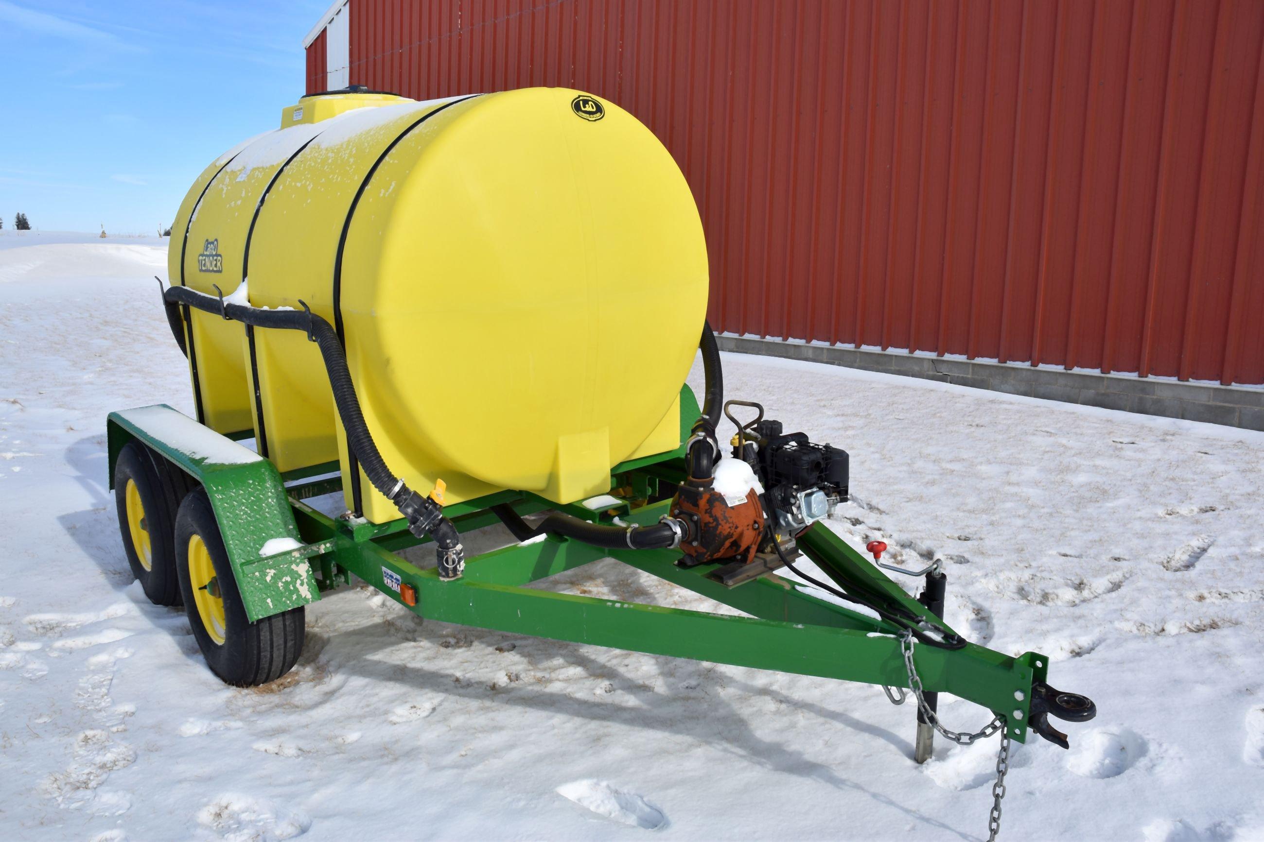 2016 L&D 1100 Gallon Poly Water Wagon On Tandem Axle Trailer, With B&S Transfer Pump, Banjo Valves,