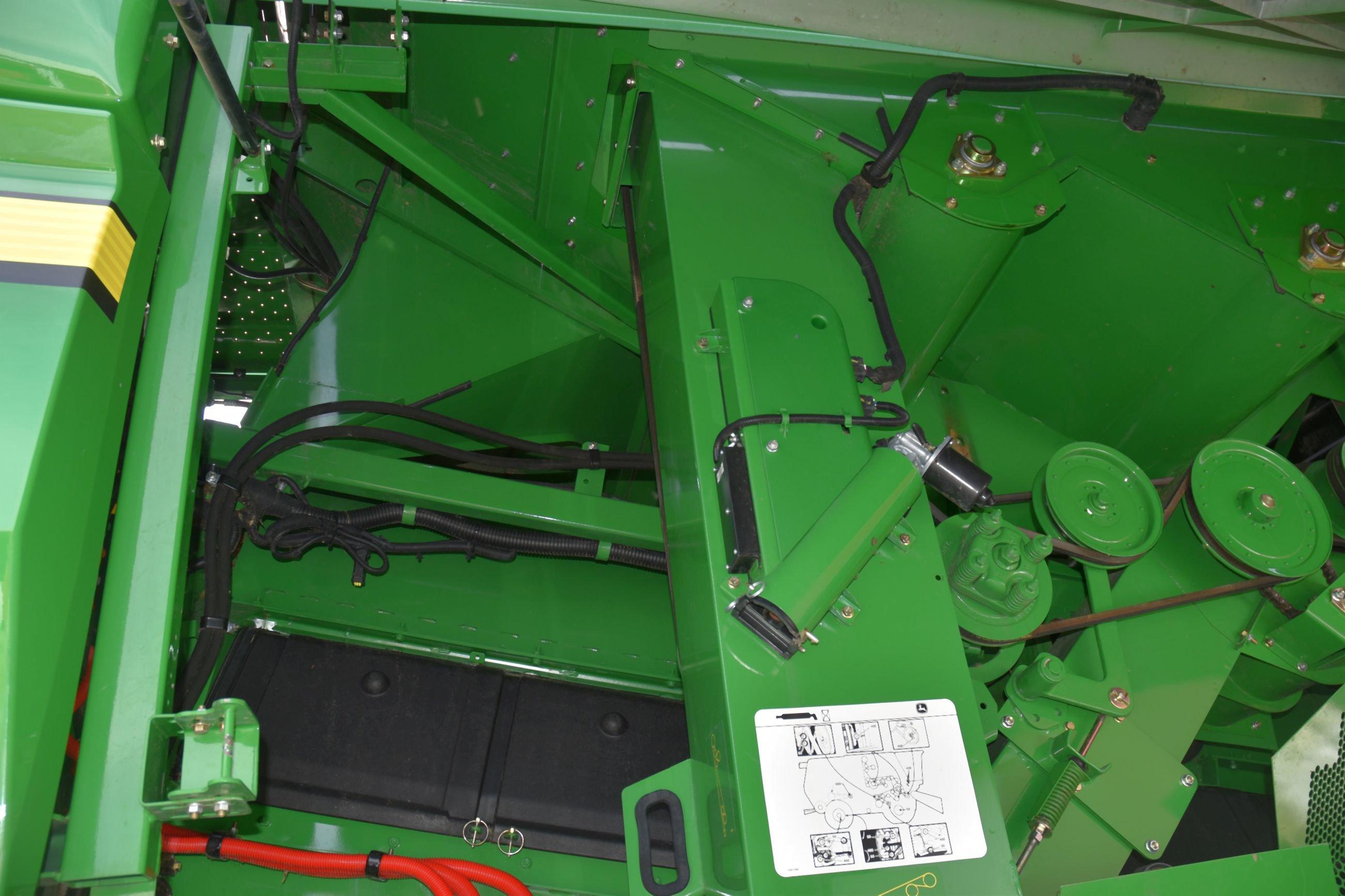 2012 John Deere S660 Combine, 804 Separator Hours, 1233 Engine Hours, 800/70R32 Tires At 95%, Green