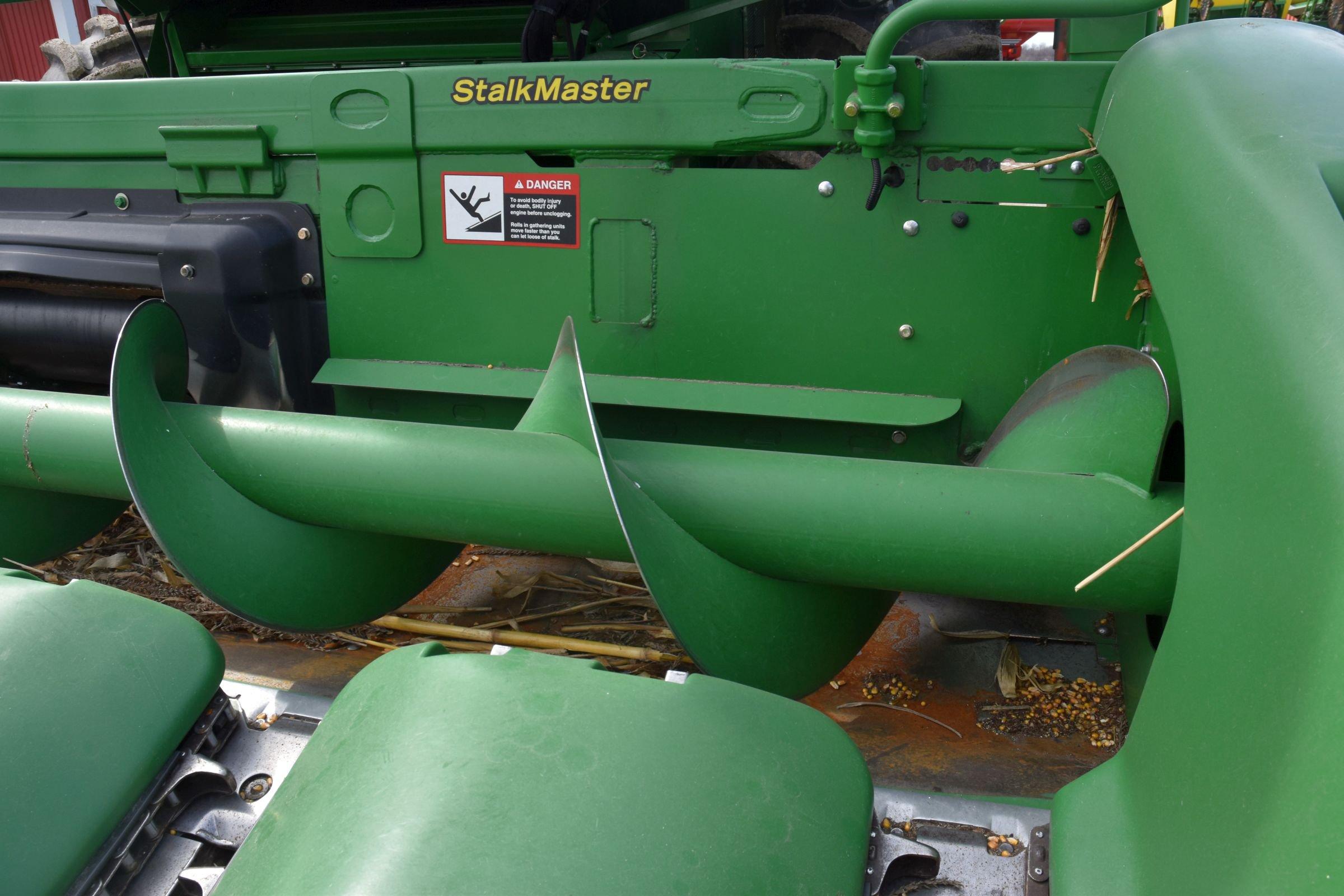 2013 John Deere 606C Stalk Master Corn Head, 6 Row 30”, Chopping Head, Hydraulic Deck Plates