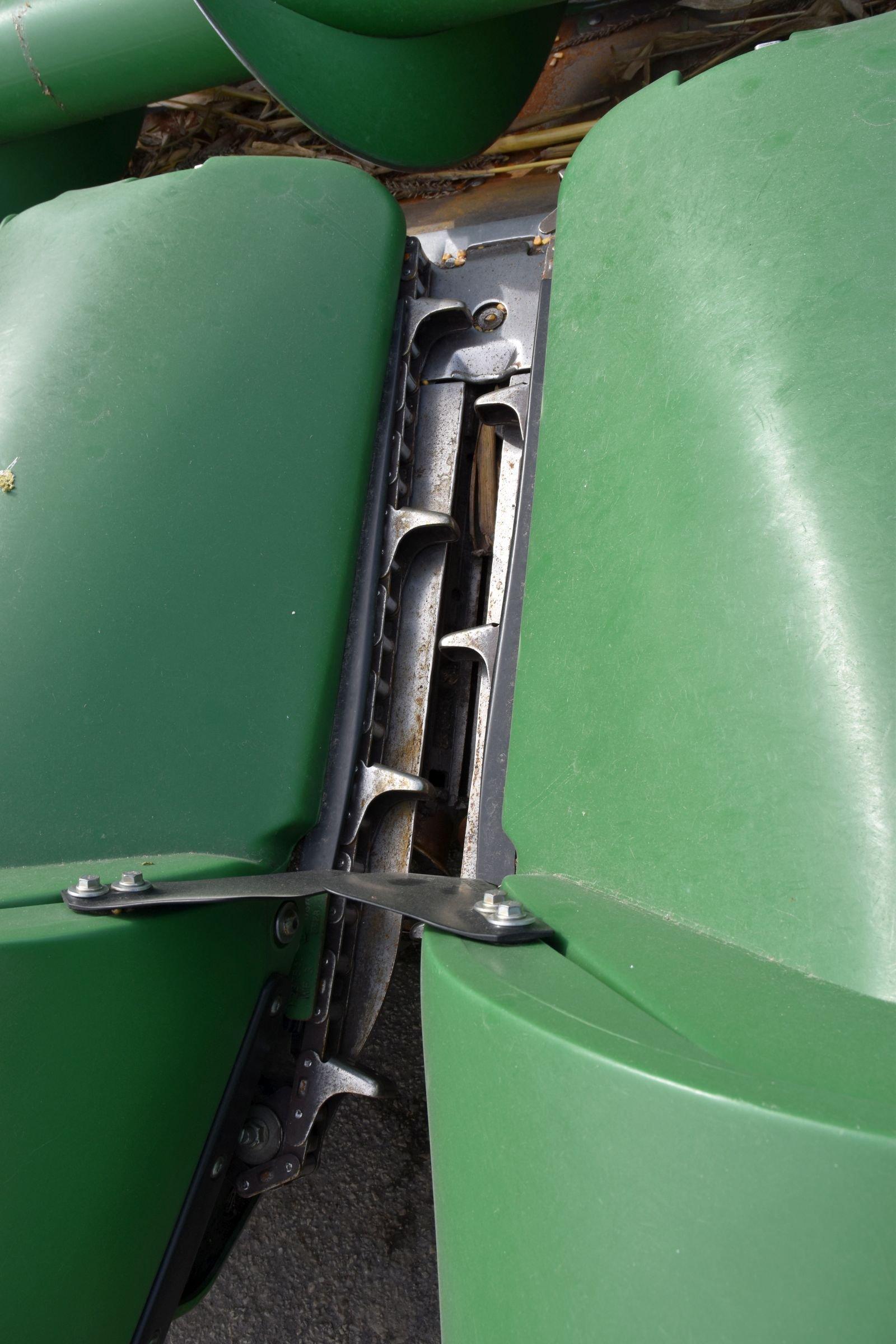 2013 John Deere 606C Stalk Master Corn Head, 6 Row 30”, Chopping Head, Hydraulic Deck Plates