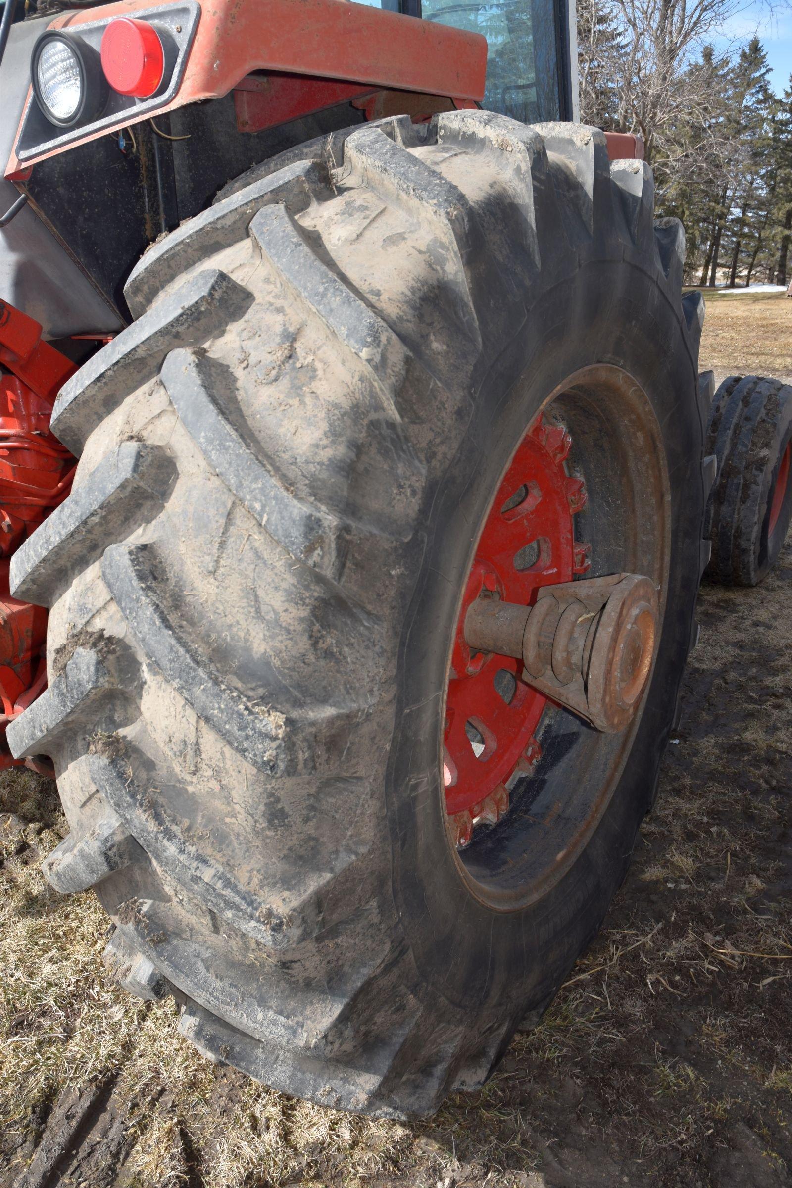 International 1586 Tractor, Cab, 3267 Hours Showing/ Actual Hours Are Unknown, 1000PTO, 3pt., 2 Hydr