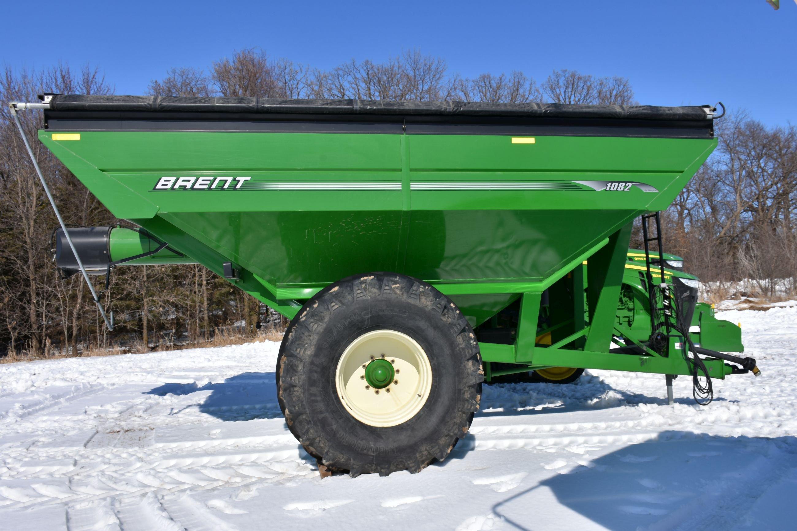 2012 Brent 1082 Grain Cart, 900-60-32 Tires, Roll Tarp, Backup Camera, Scale, 1000 PTO, Hyd. Spout,