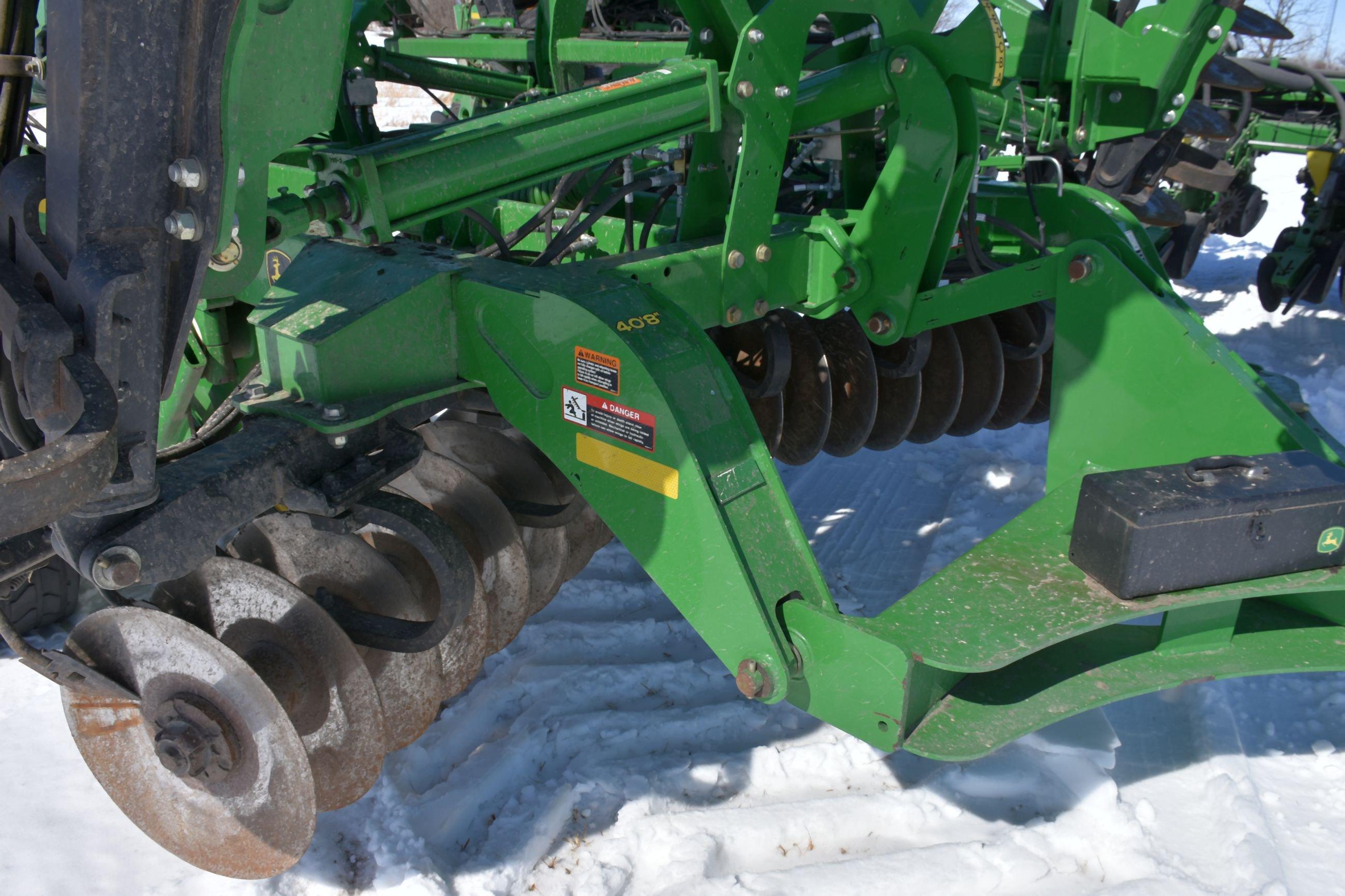 2013 John Deere 2623 Vertical Tillage 40.8”, Rock Flex Gangs, Hydraulic Down Pressure, Rolling Baske