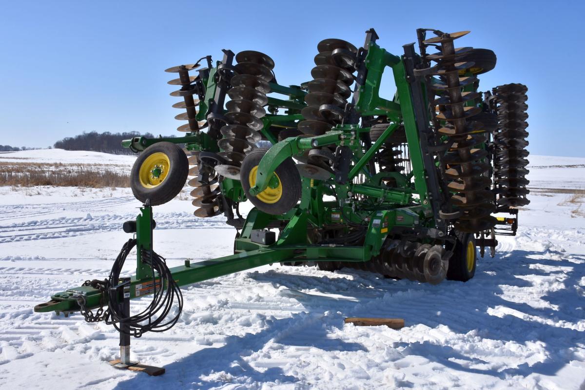 2013 John Deere 2623 Vertical Tillage 40.8”, Rock Flex Gangs, Hydraulic Down Pressure, Rolling Baske