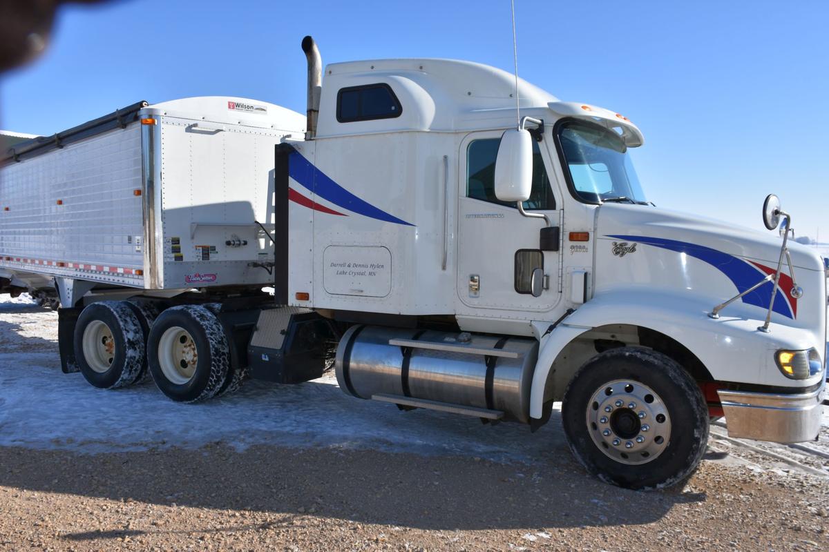 2002 IHC 9200I Eagle Pro Sleeper Semi, Cummins ISX 400HP, 10 Speed, 877,272 Miles, Air Ride, Aluminu