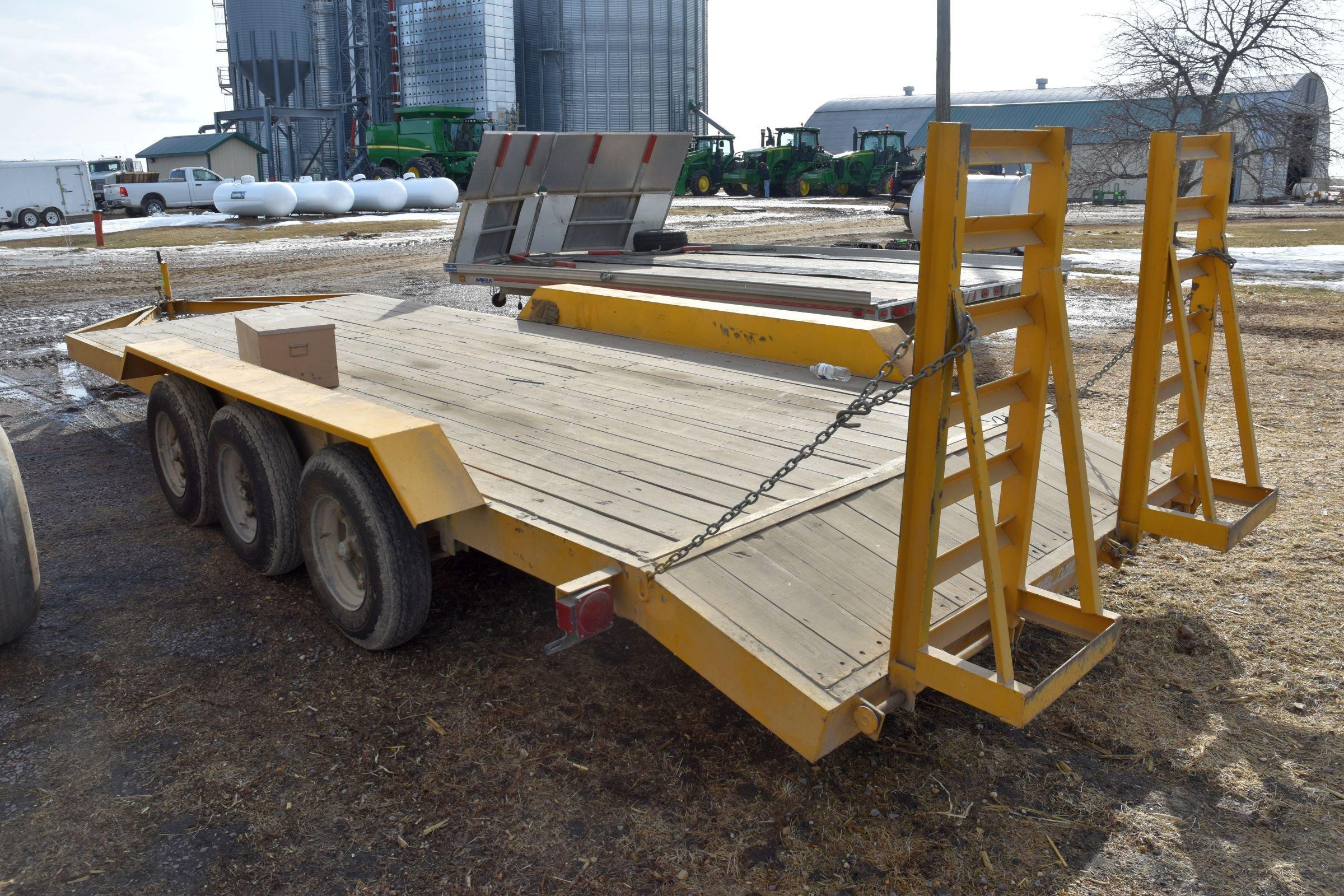 Travel Tow 18' Tri Axle Trailer, Ramps, 2' Dove Tail, 84" Wide, Fenders, 2 5/16 Ball