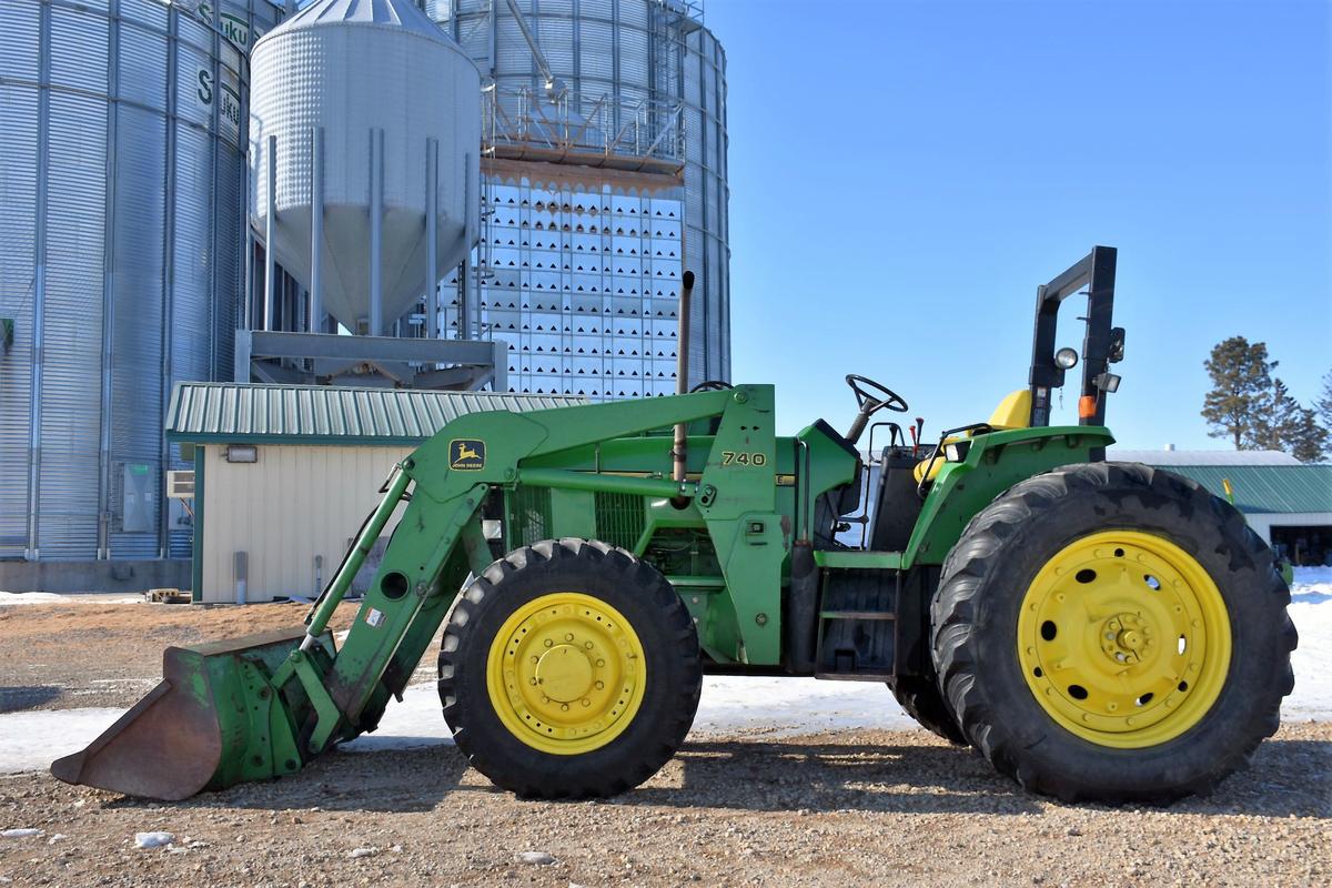 1995 John Deere 7200 MFWD, Open Station, 9686 Hours, 18.4x38 95%, 3 Pt., 2 Hydraulics,540/1000 PTO,