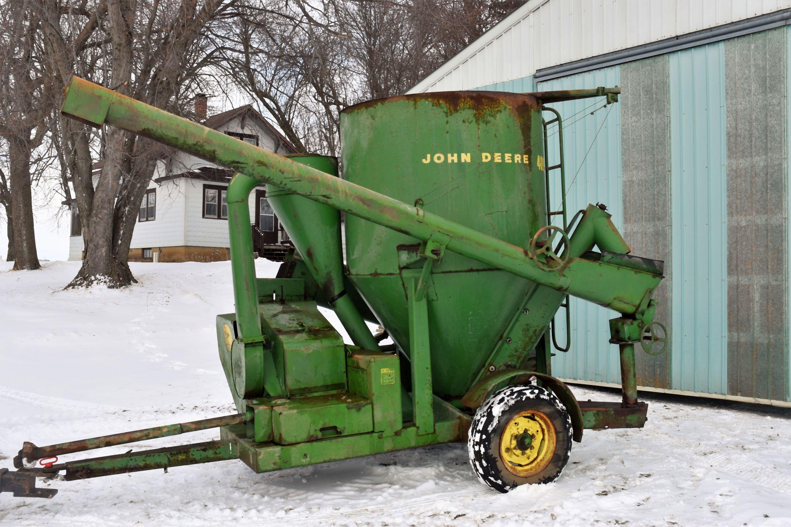 John Deere 400 Mixer Mill, 540 PTO, Not Used Recently, Stored Inside