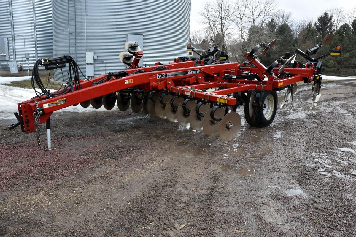 2004 Case IH Ecolo-Tiger 730B Ripper, Lead Shanks, 7 Shank, Double Disc Front Flex Gangs, Rear Disc