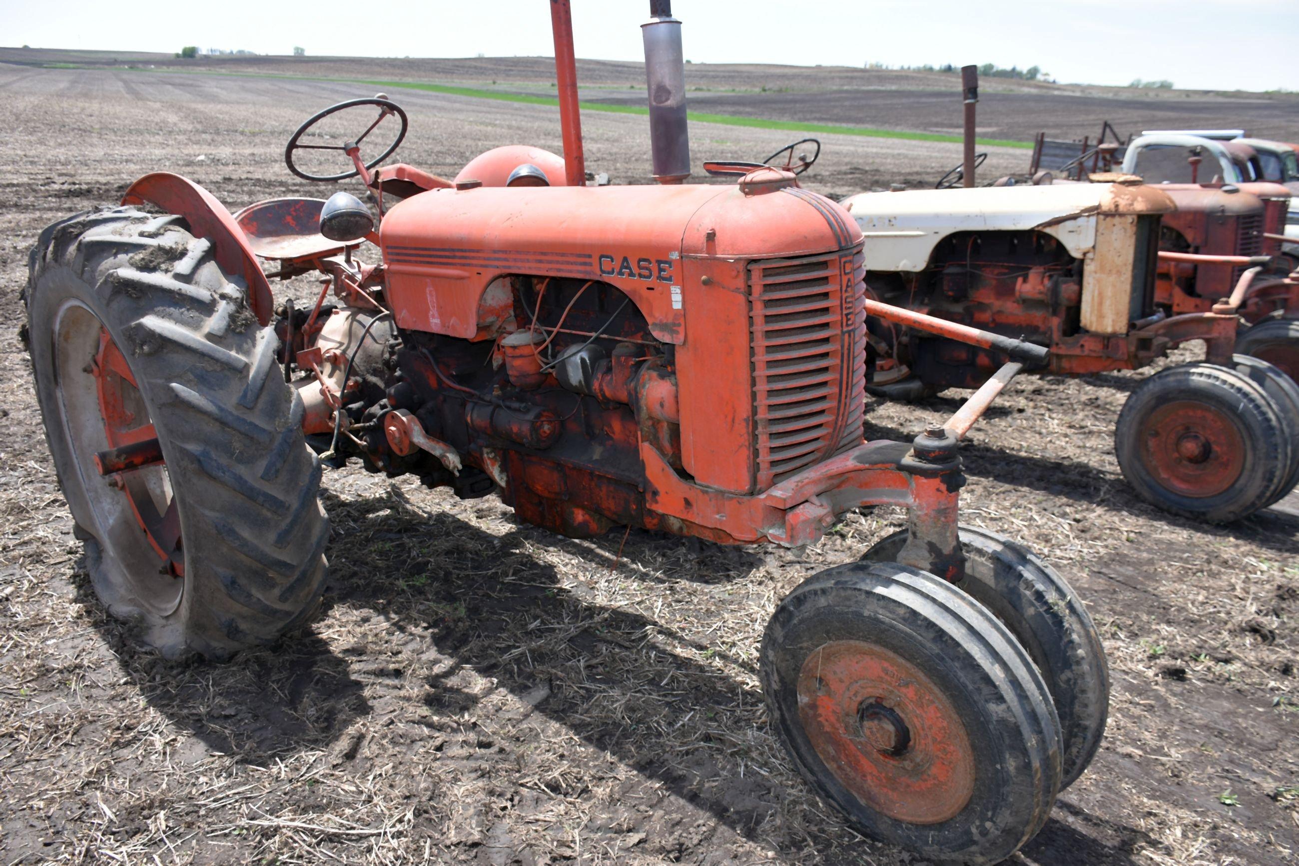 Case DC Tractor, Narrow Front, With Fenders, Not Running, Motor Was Free A Few Years Ago, SN: 316981