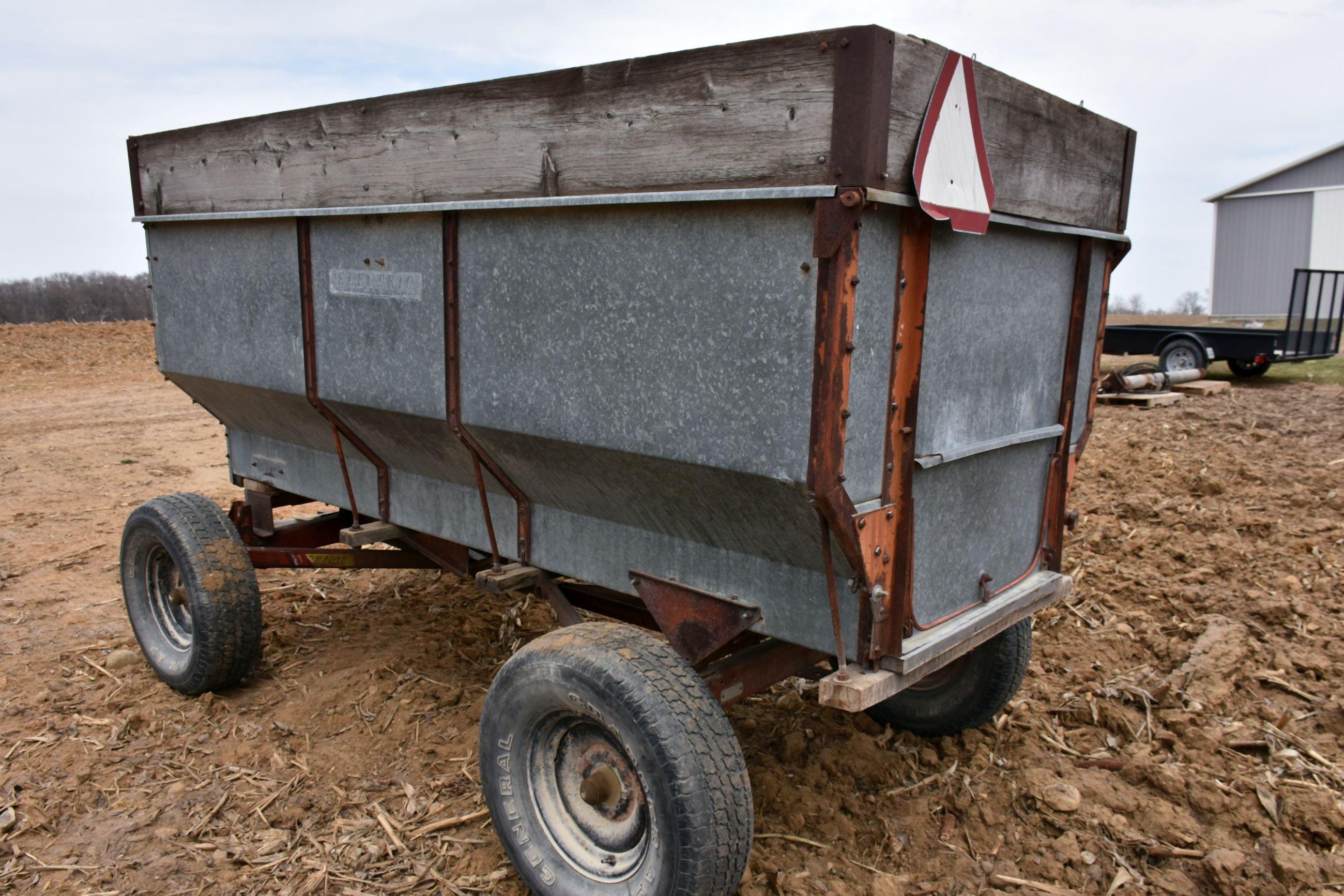 100 Bushel Flair Box With Hoist & Running Gear