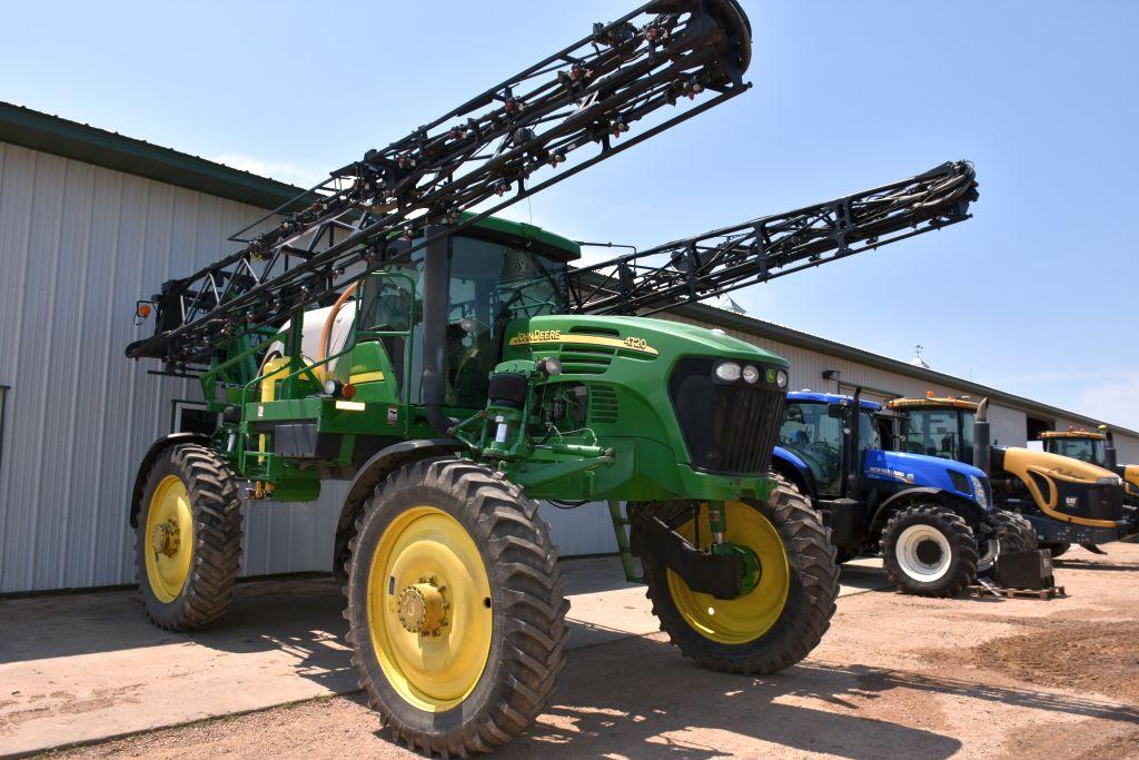 2006 John Deere 4720 Self Propelled Crop Sprayer, 800 Gallon SS, 90’ Booms, 20’’ Spacings, Radar, Fe