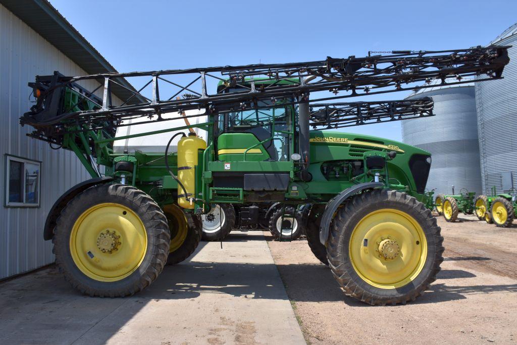 2006 John Deere 4720 Self Propelled Crop Sprayer, 800 Gallon SS, 90’ Booms, 20’’ Spacings, Radar, Fe