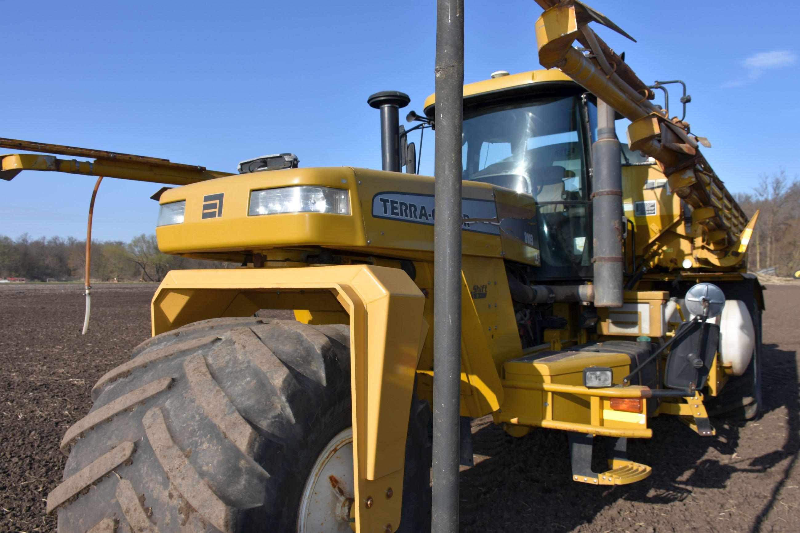 Terra Gator 8103 Air Spreader, 3998 Hours, Air Spreader Box, Roll Tarp, 70’ Booms, Trimble Guidance