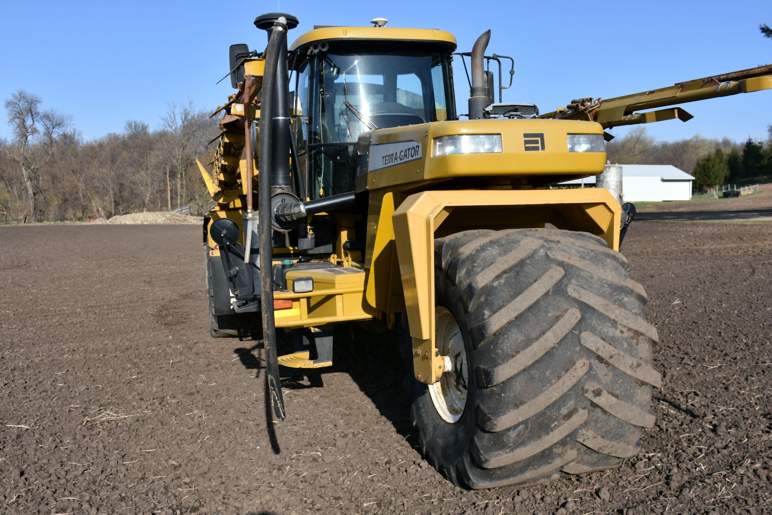 Terra Gator 8103 Air Spreader, 3998 Hours, Air Spreader Box, Roll Tarp, 70’ Booms, Trimble Guidance