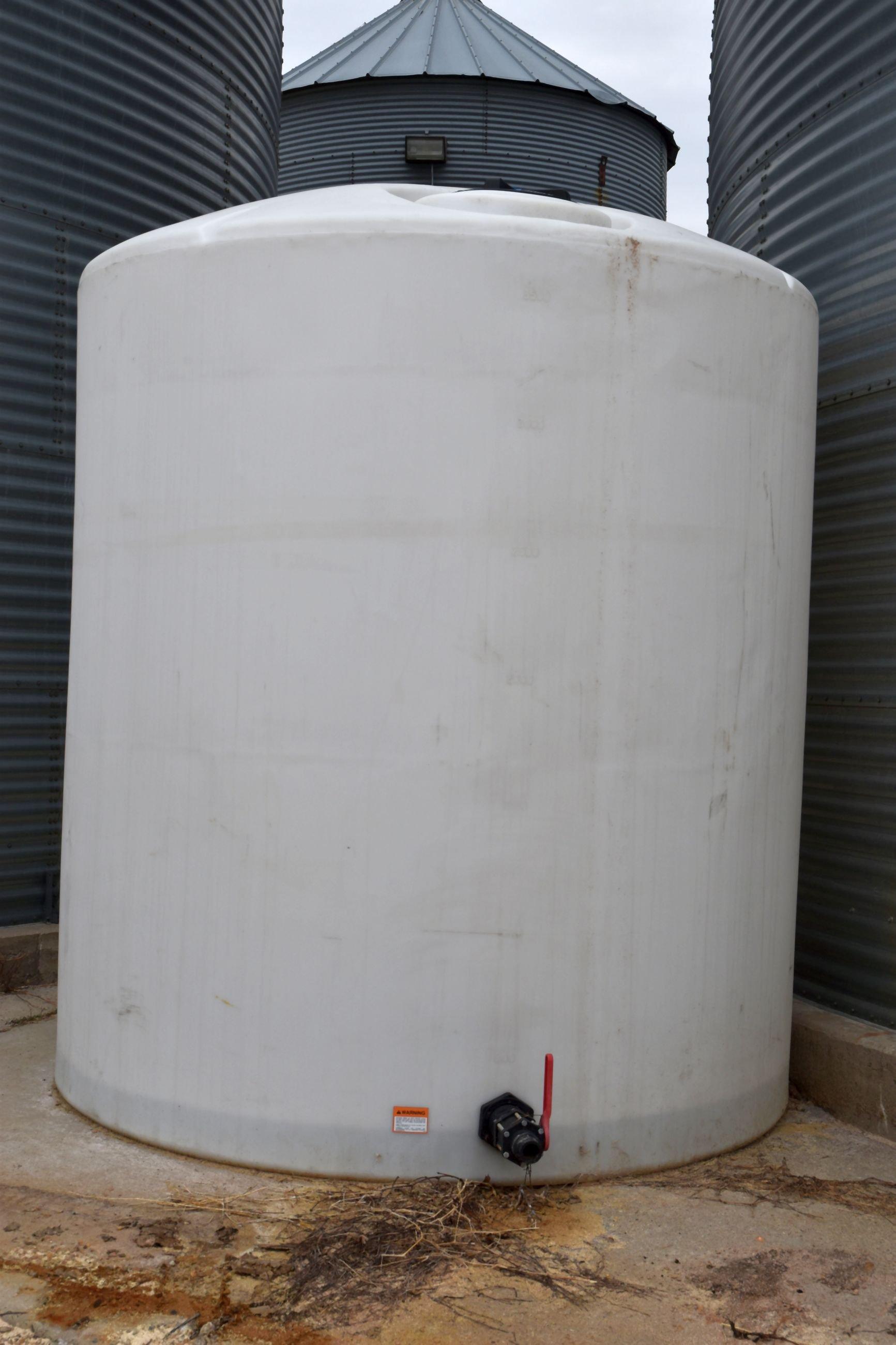3500 Gallon Poly Nurse Tank, Used For Fertilizer