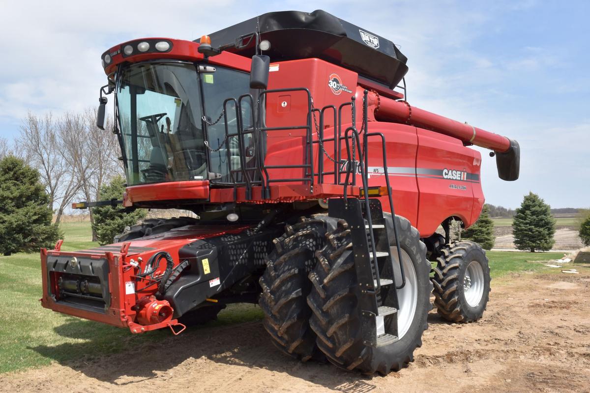 2008 Case IH 7010 AFS, 4 Wheel Drive, 1431 Engine Hours, 936 Separator Hours, 480/70R42 Duals, Chopp